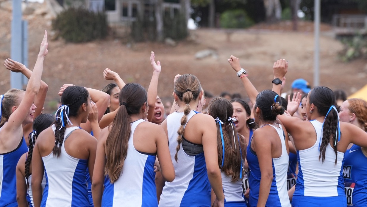 WOMEN'S XC TEAM