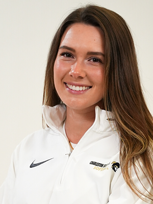 Anna Grace Headshot 2024