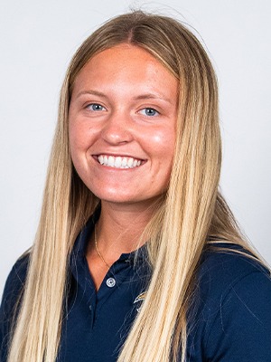 Caroline Tragesser Headshot