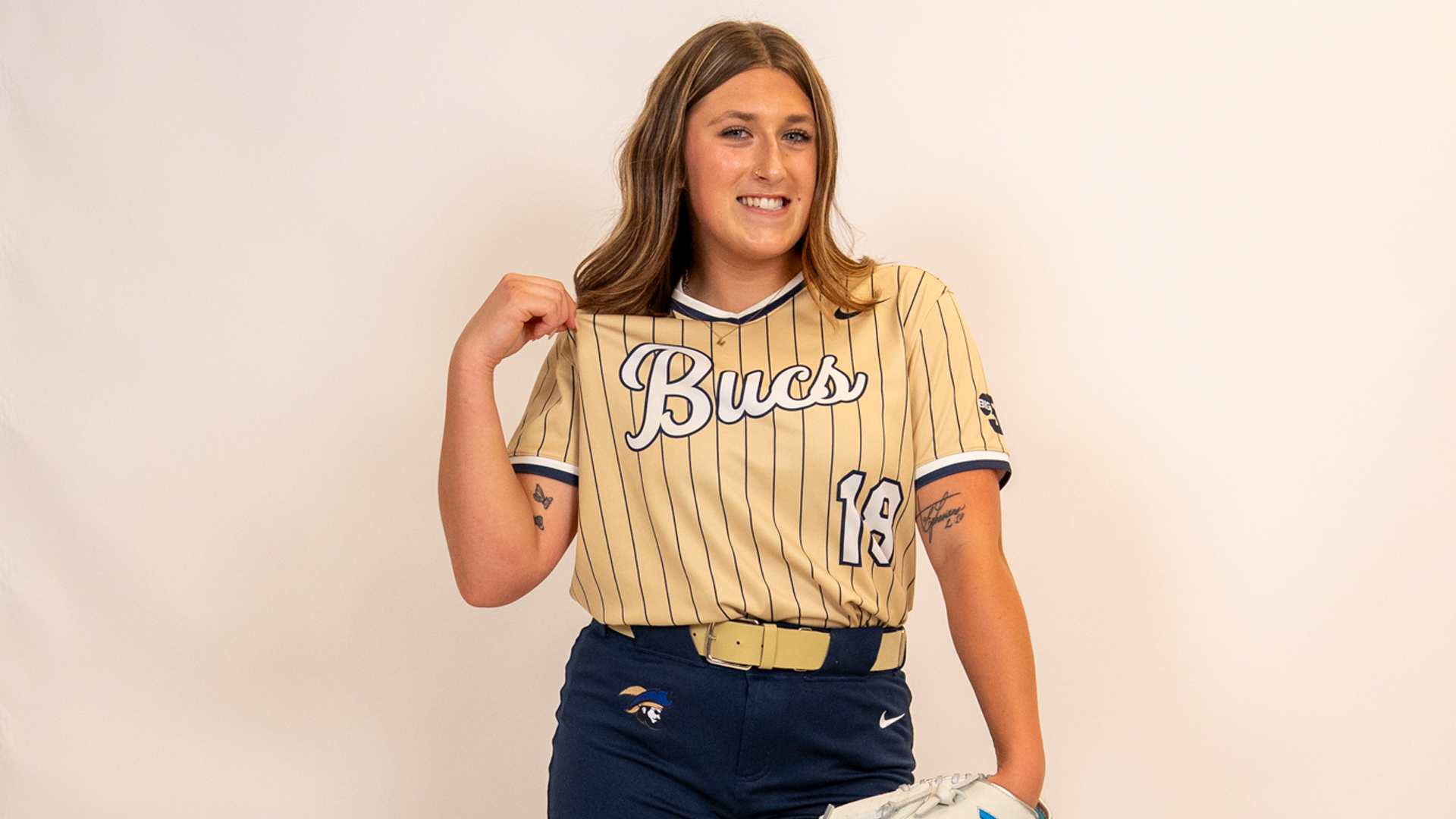 Maddelynn Lee Signing