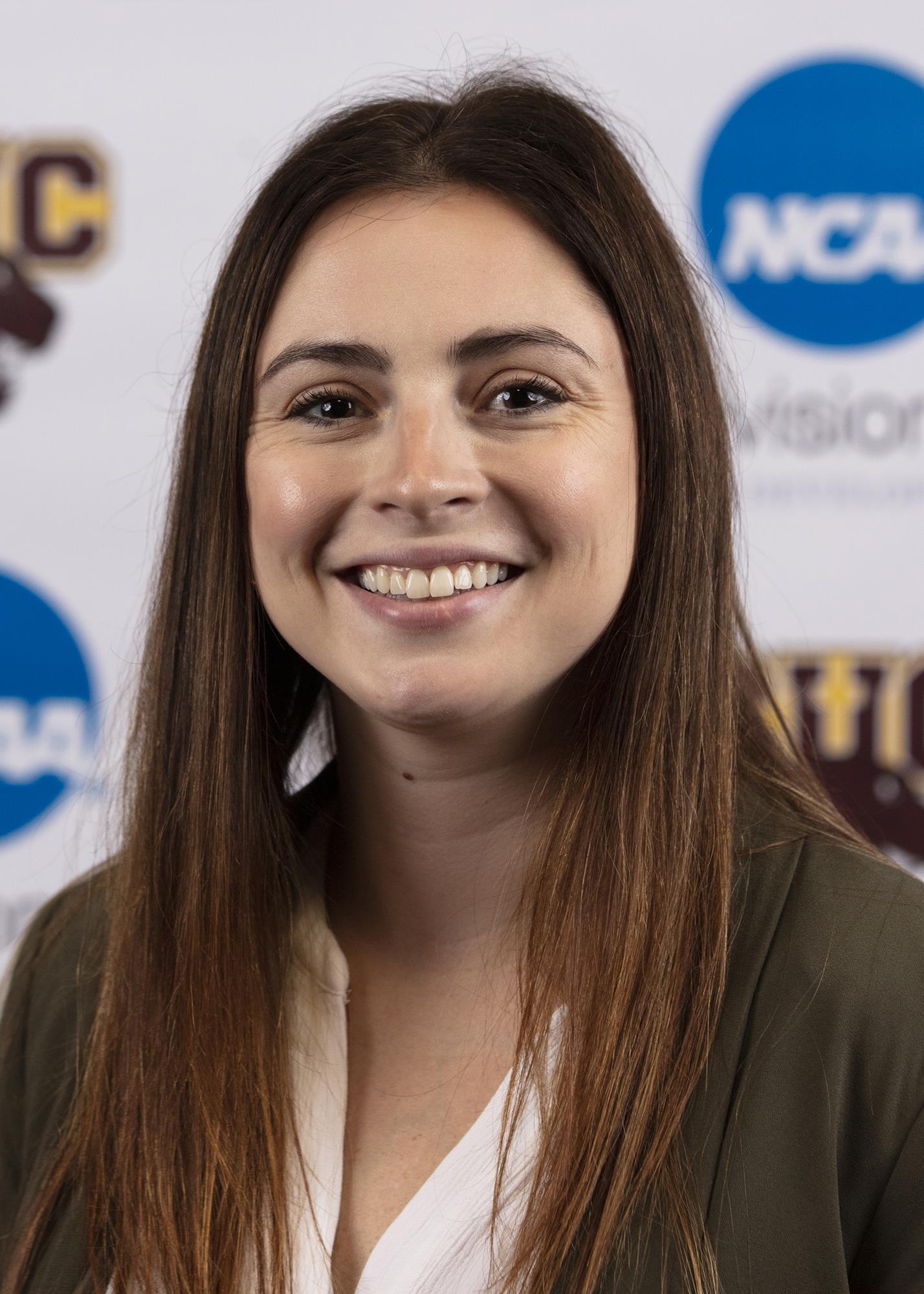 Rebecca Delahunty Headshot 21-22