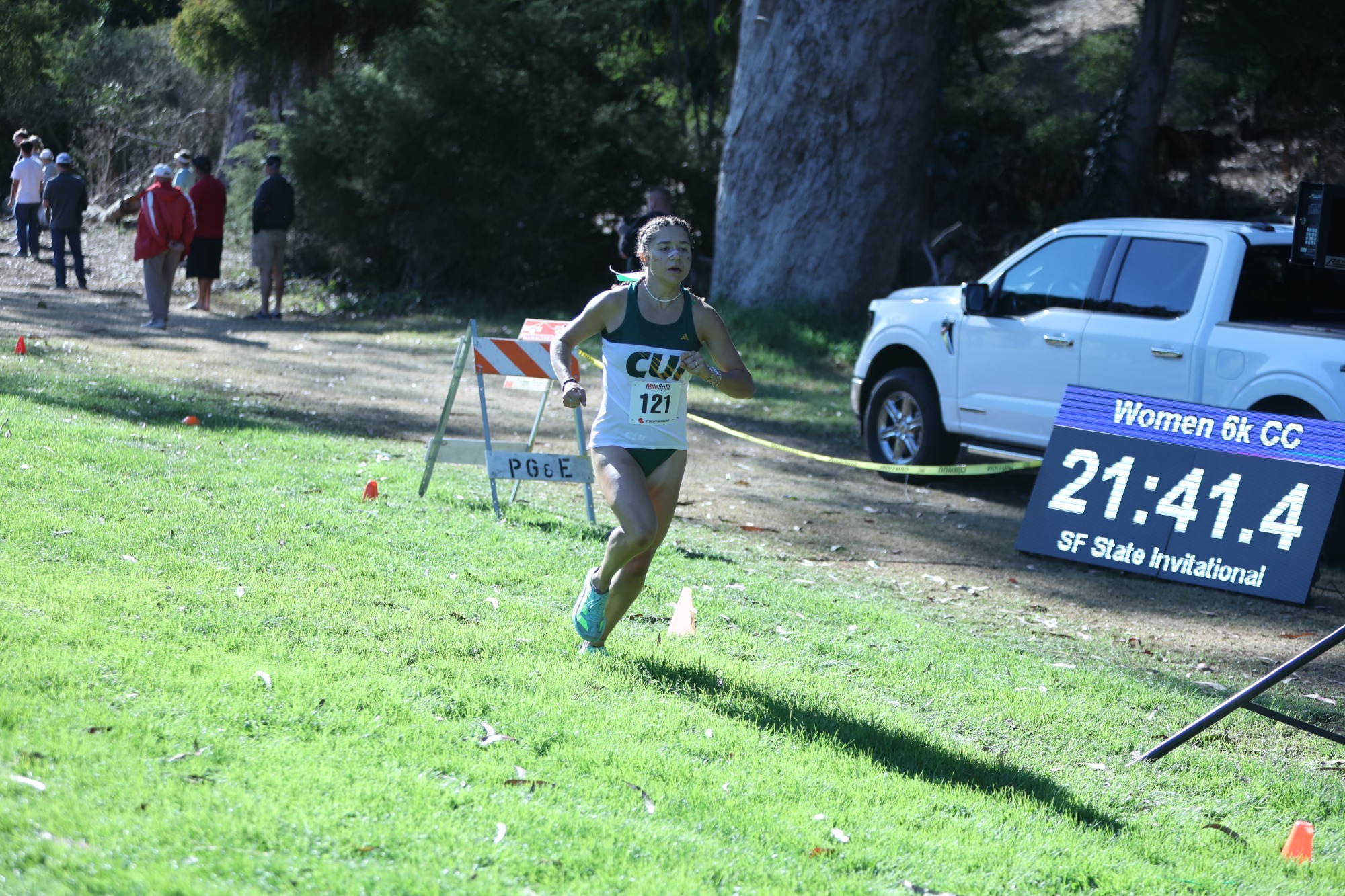 Ania Kapustka winning SFSU Invite 2025