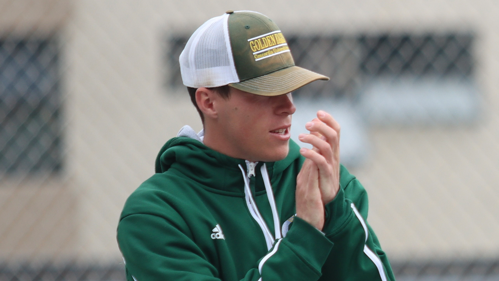 SJ Nijssen clapping horiz