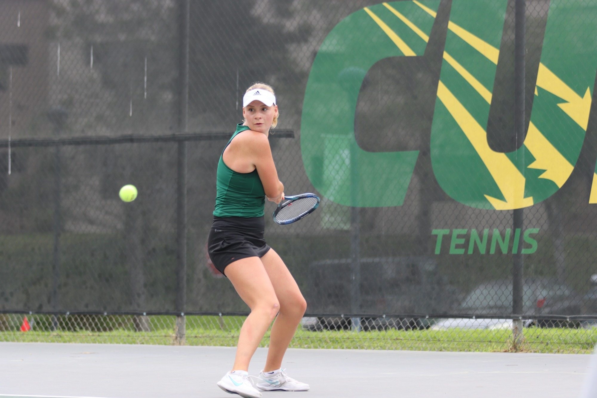 Kristyna Dvorakova 2025 smash