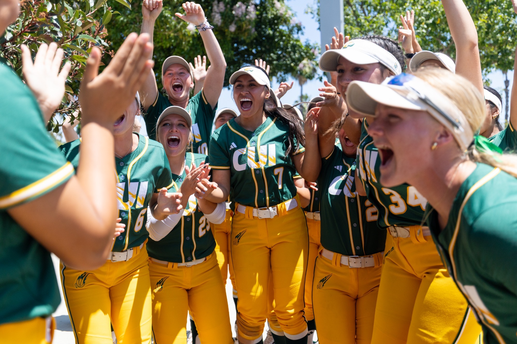 softball JUMPING after BEATING BIOLA