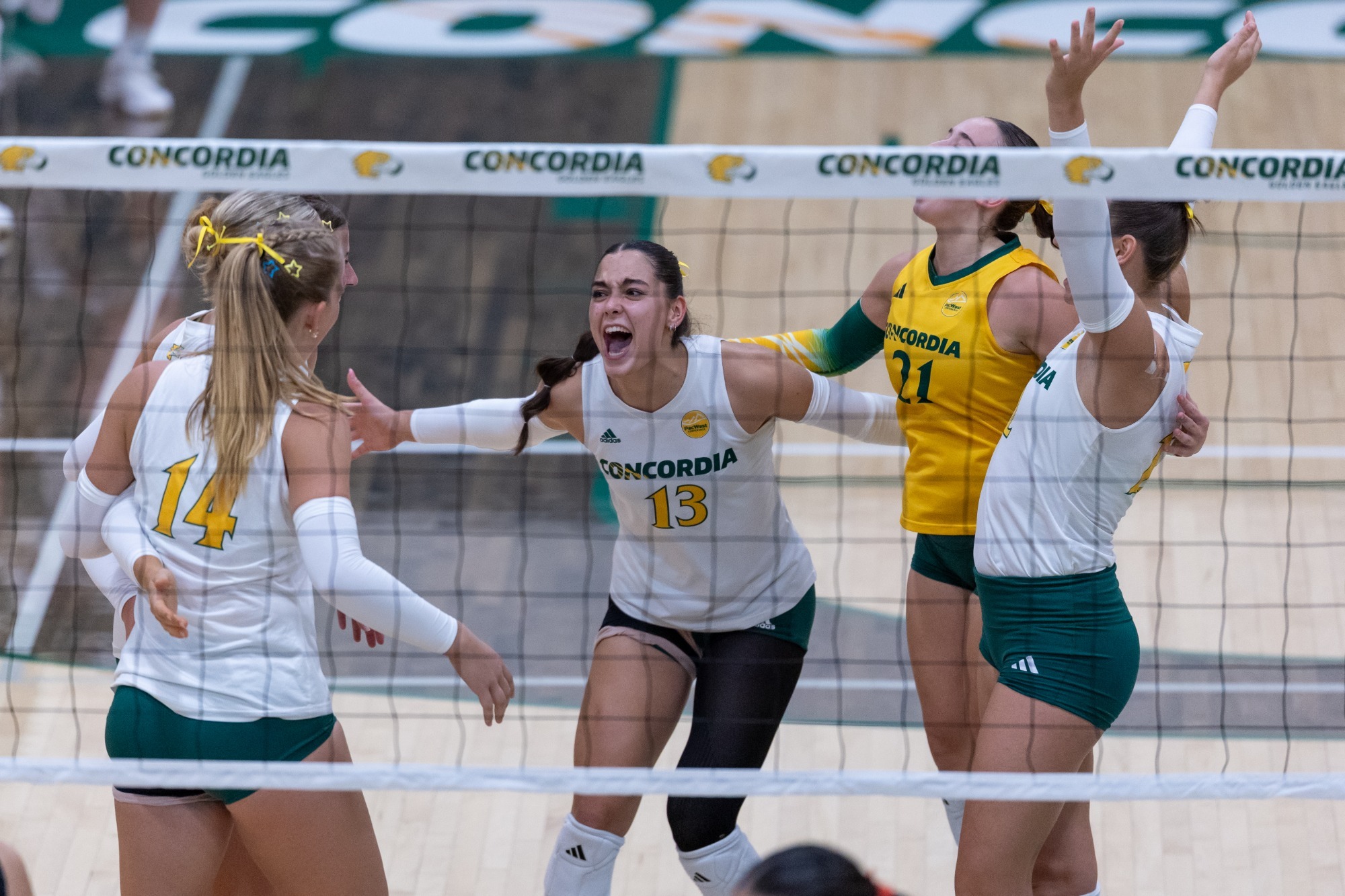 Emma Wegleitner rejoices vs Hilo during 2026 match