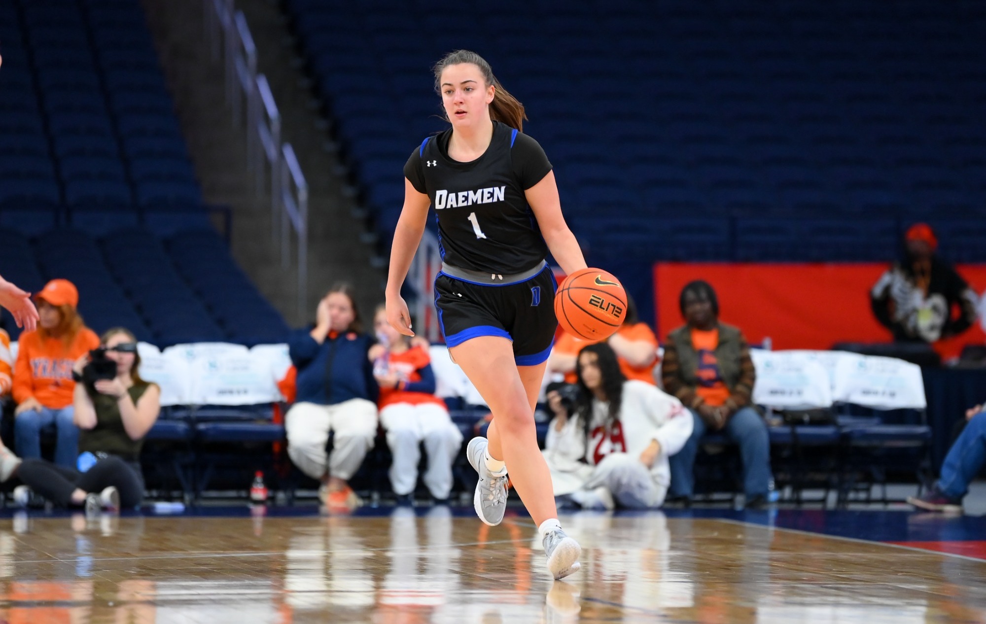 Kyleigh Chapman dribbles