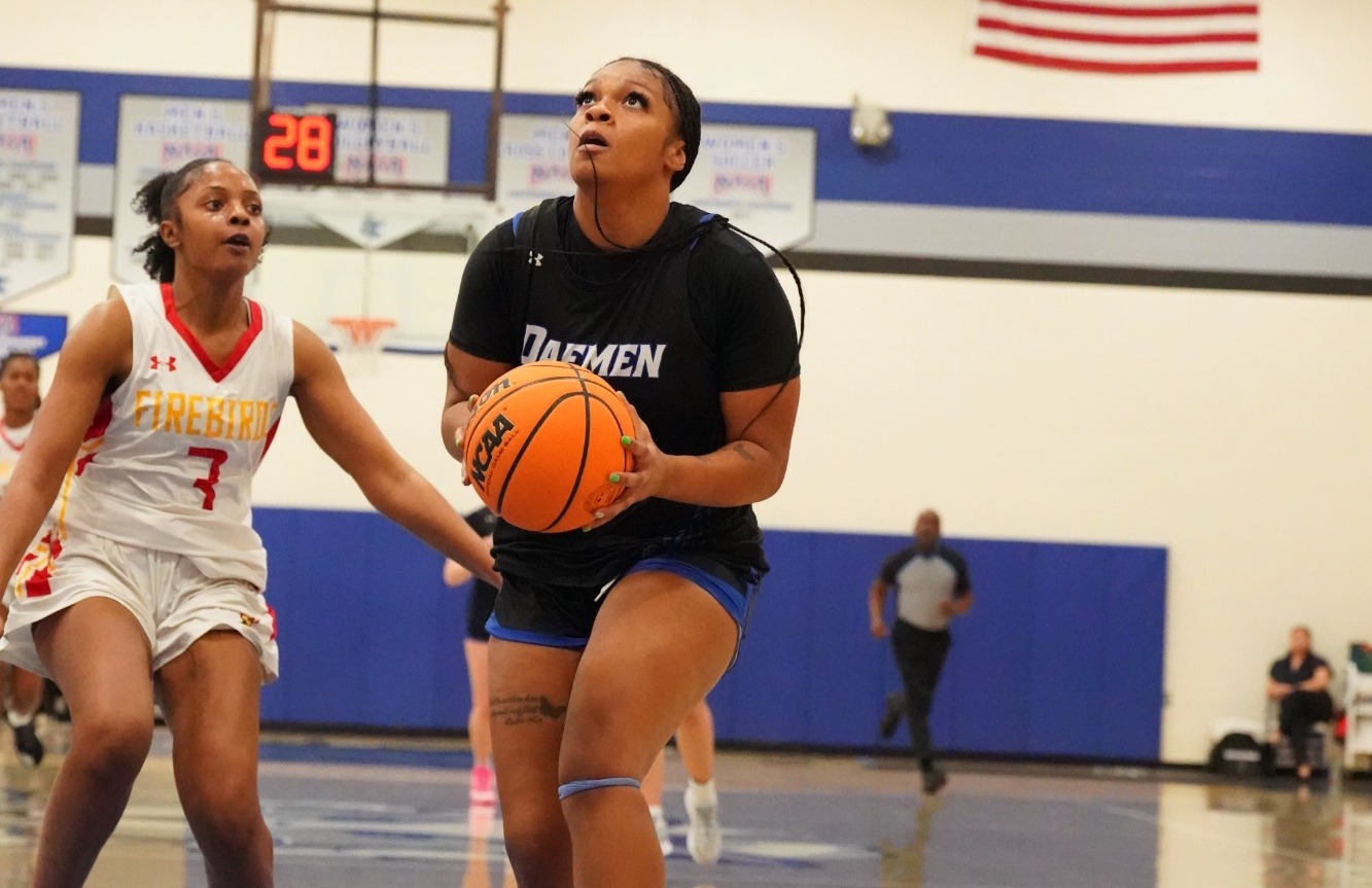  Ne'vaeh Buntley layup