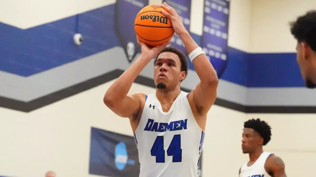 Benjamin Bill shoots a free throw