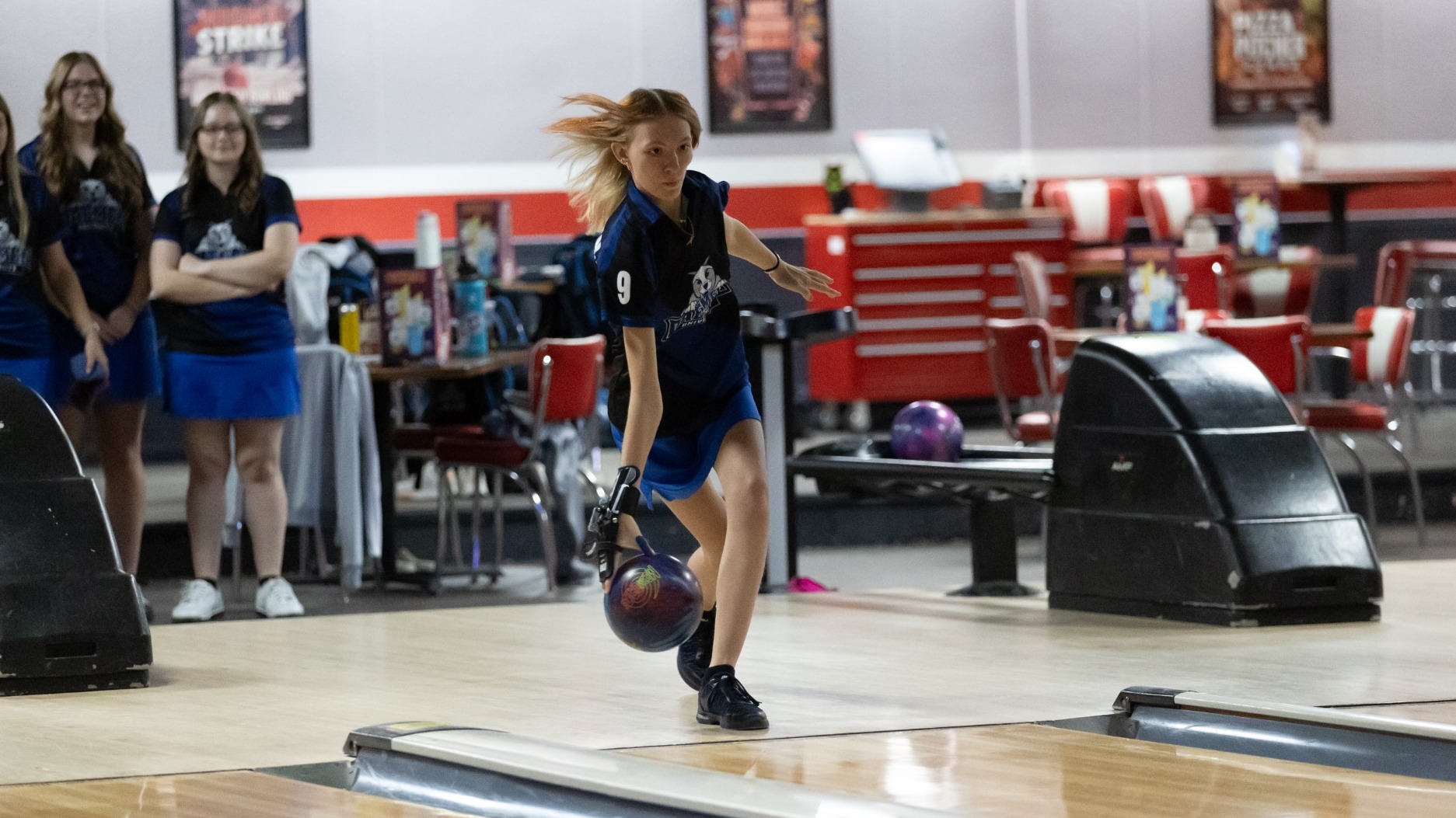 Alyssa Crewe bowls