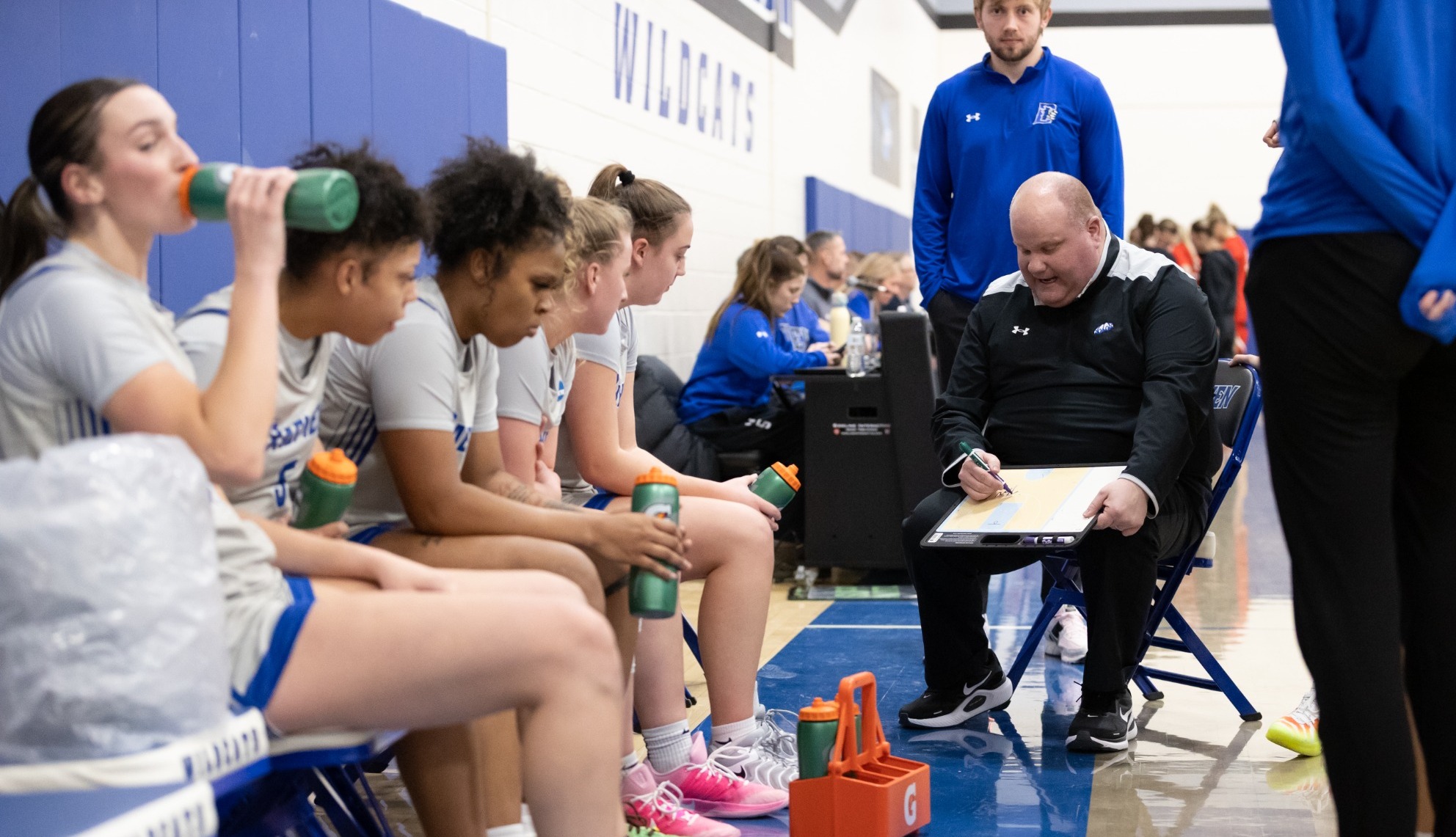 WBB huddle at timeout