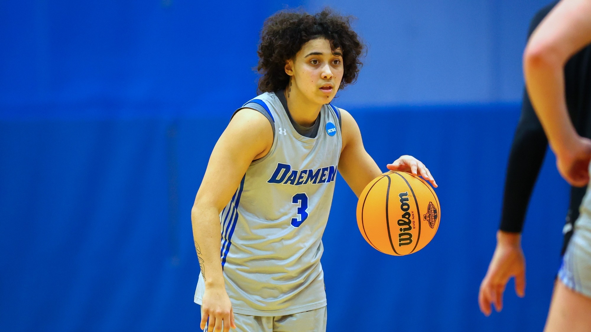 Joline Raposo dribbles