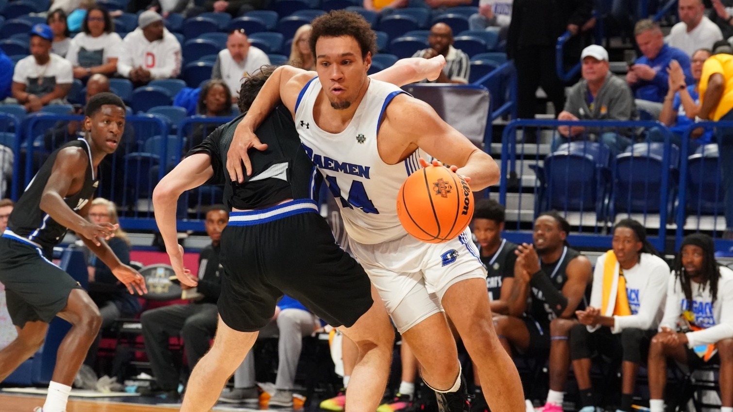 Benjamin Bill dribbles in Elite 8