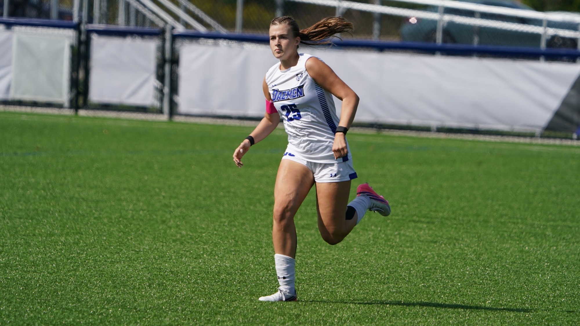Lily Macfarlane runs