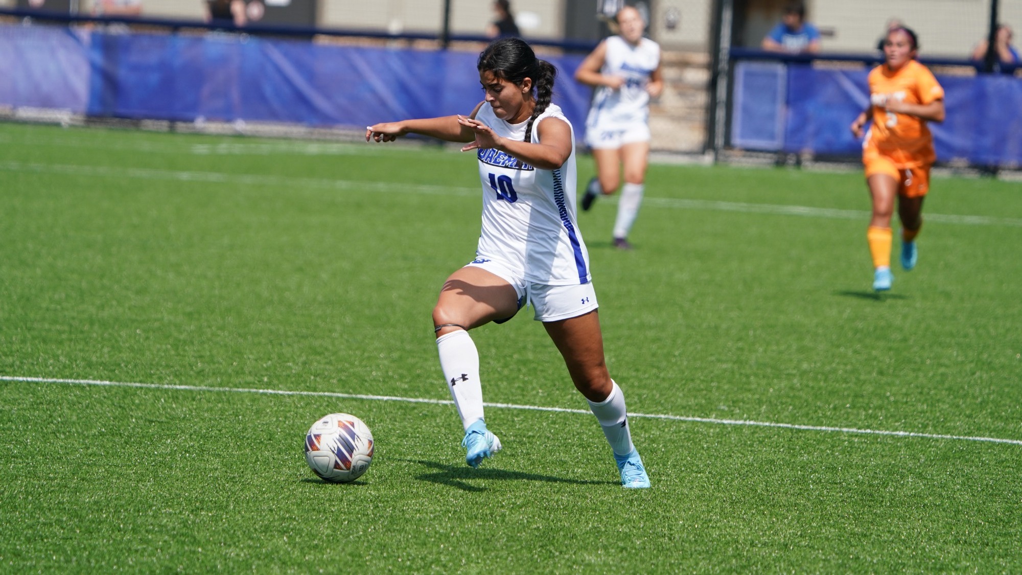 Zainab Khalid dribbles