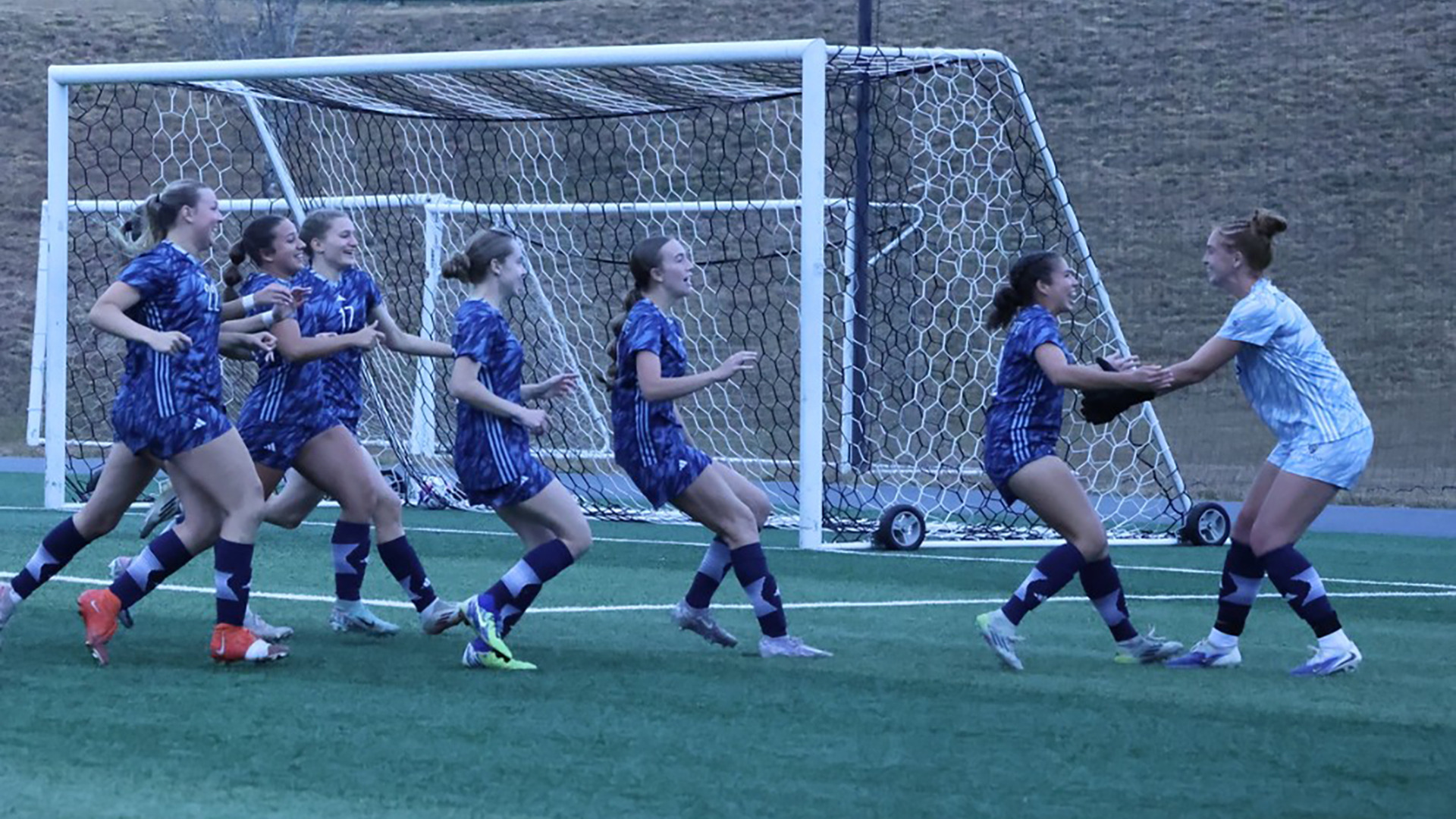 Dakota State soccer celebrate win - 11/7/25