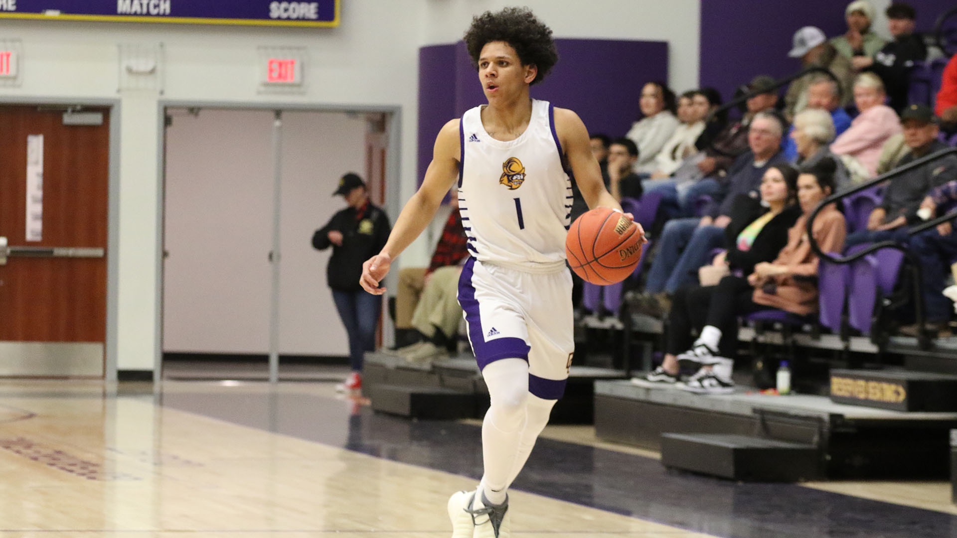Men #39 s Basketball Battles With Garden City On Road In Regular Season