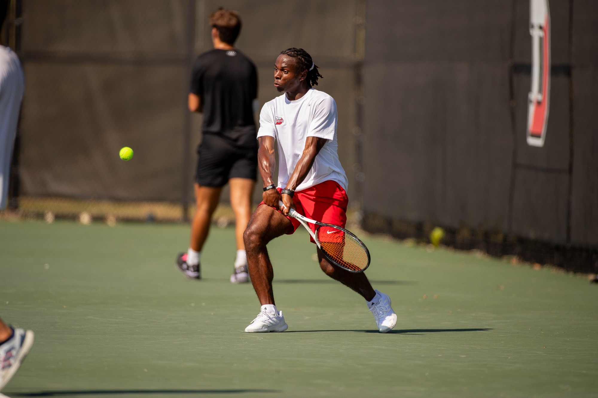 Nwaozuzu returning serve