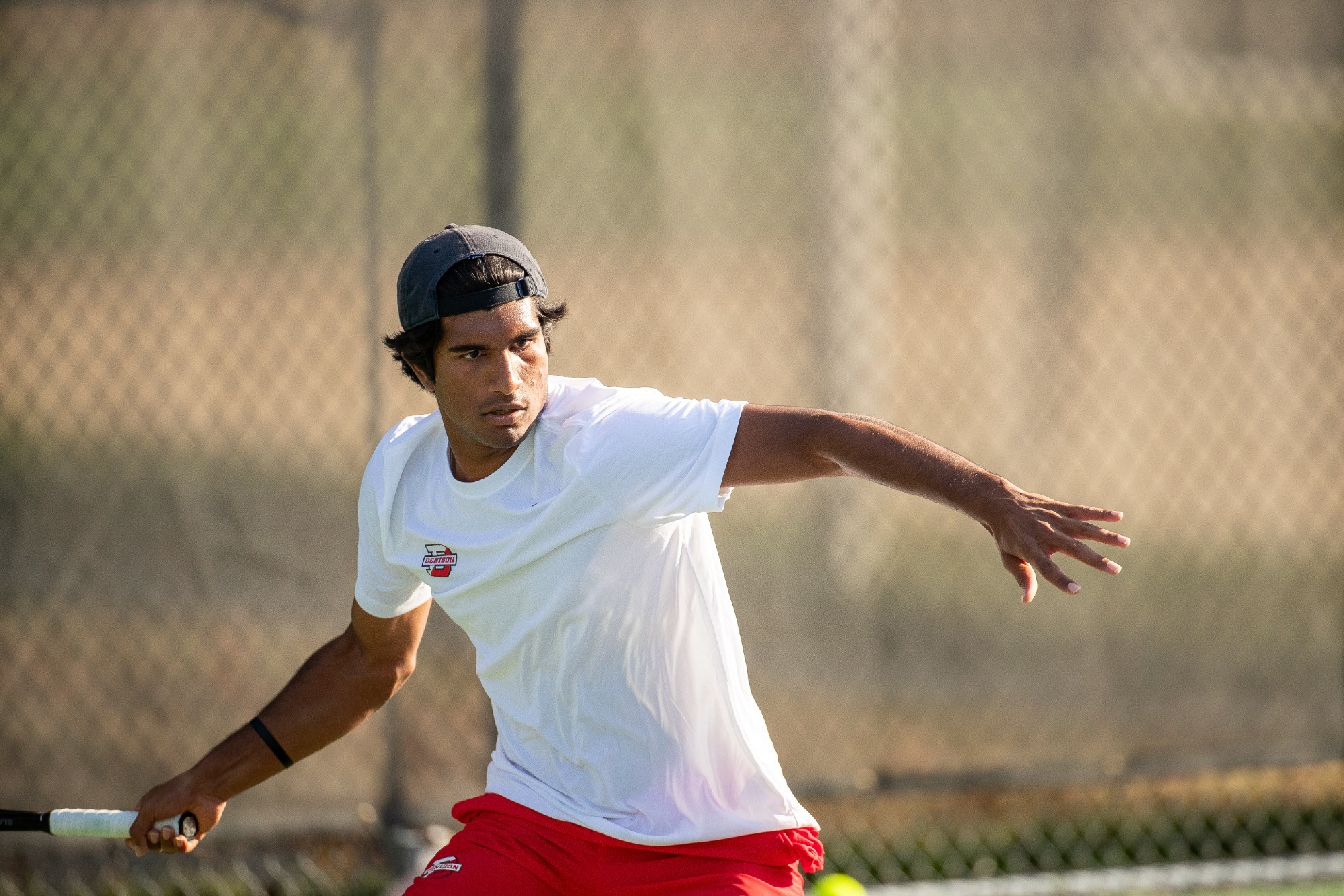 Arya Ganapathy Kallambella returning serve