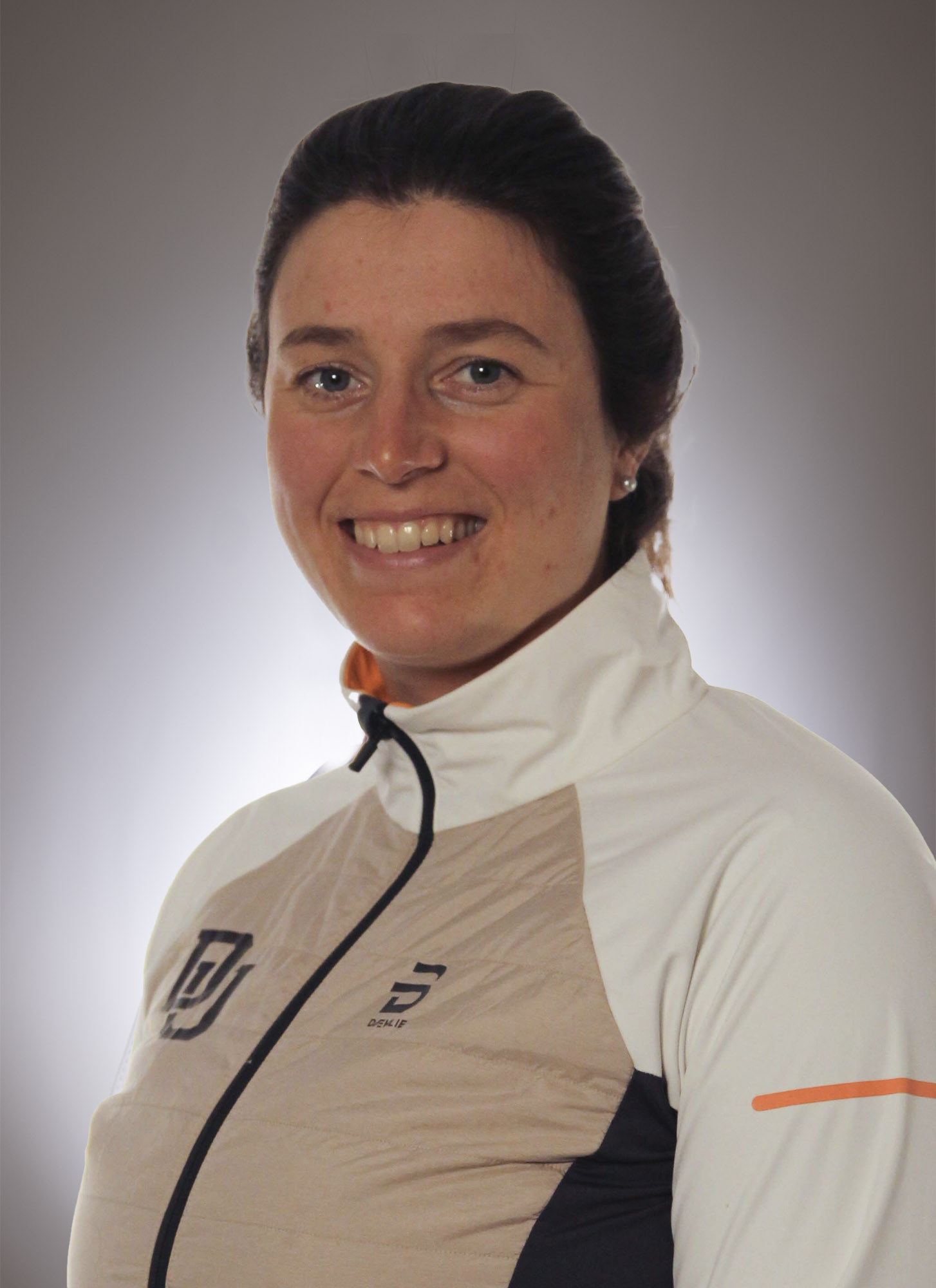 Heather Mooney 2022 head shot skiing nordic