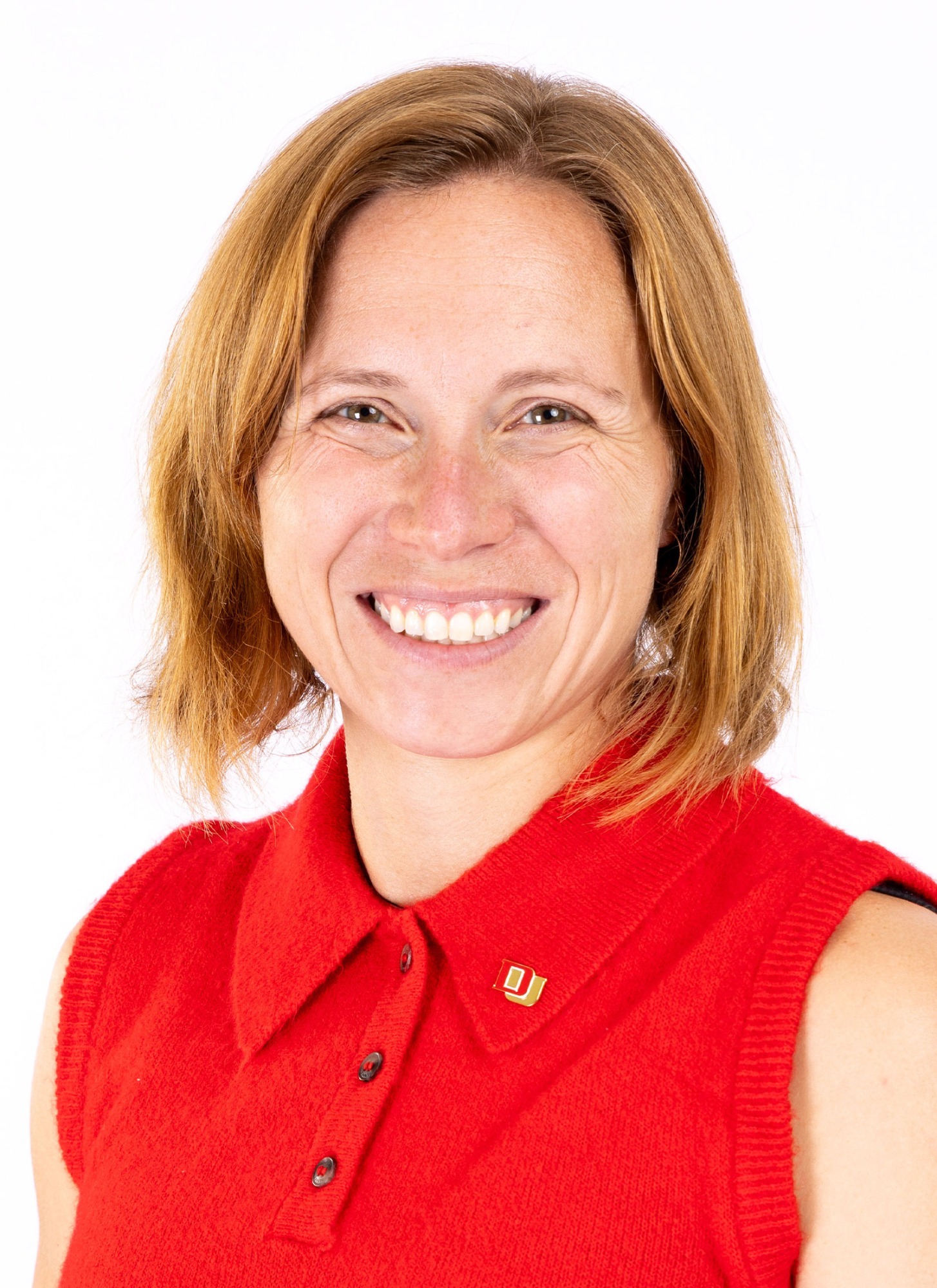 Eliska Albrigtsen Skiing head shot September 2025