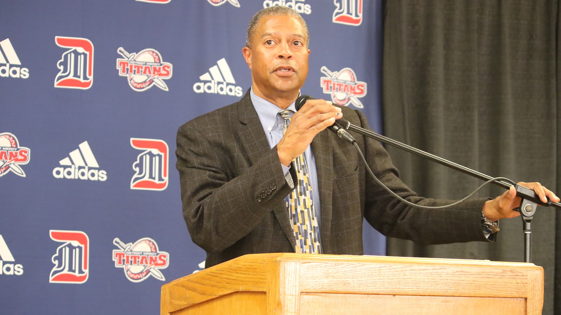 Robert Vowels at Titan Luncheon