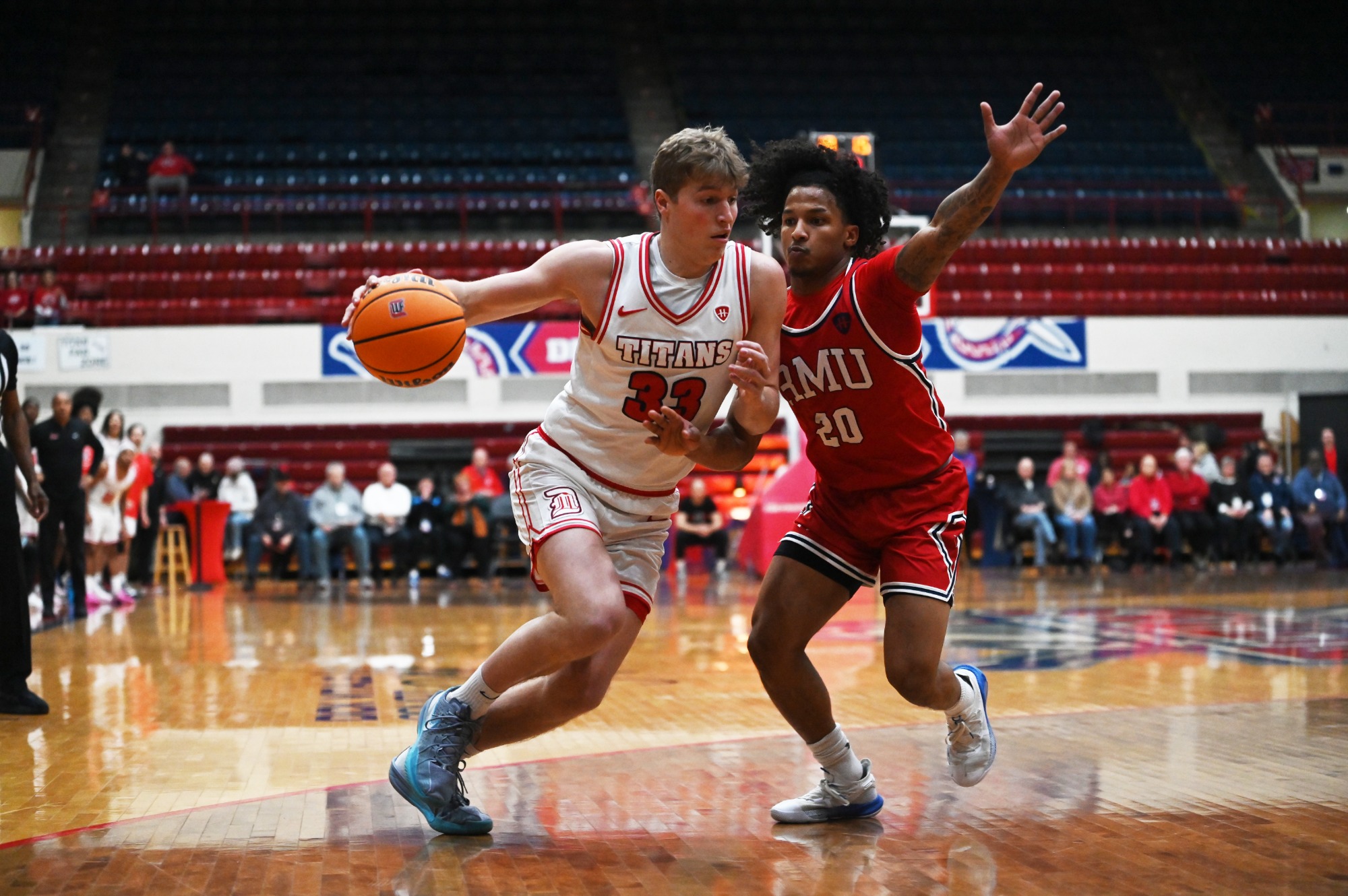 TJ Nadeau on offense 