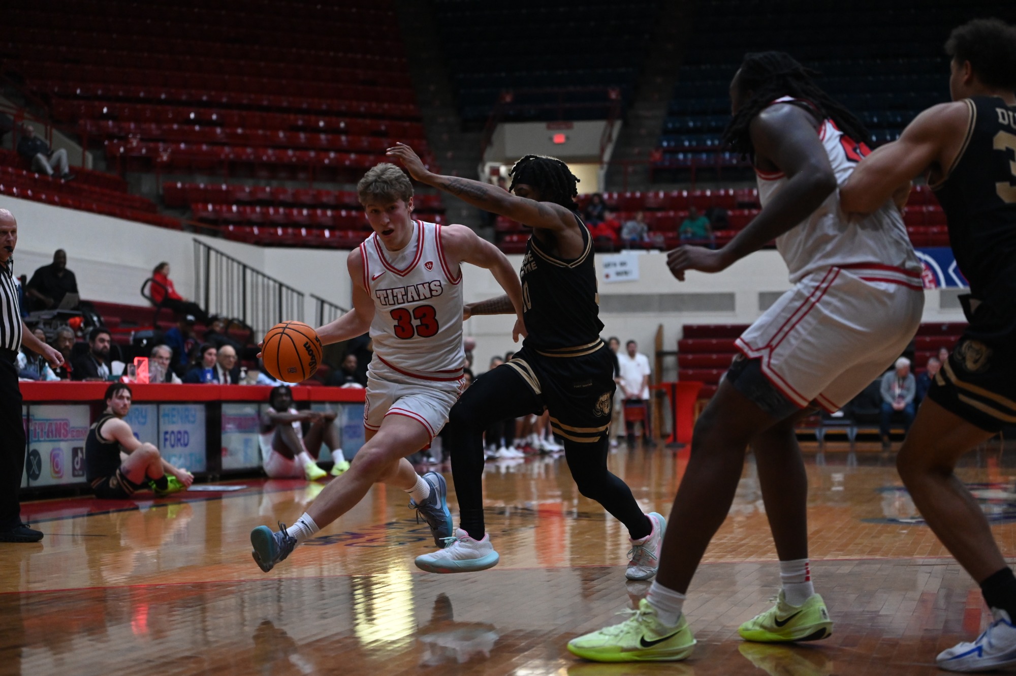 TJ Nadeau on offense 