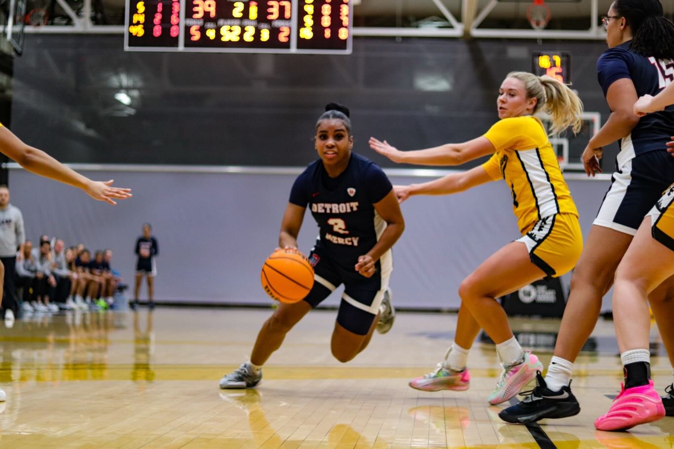 Jackson drives to the rack at Milwaukee