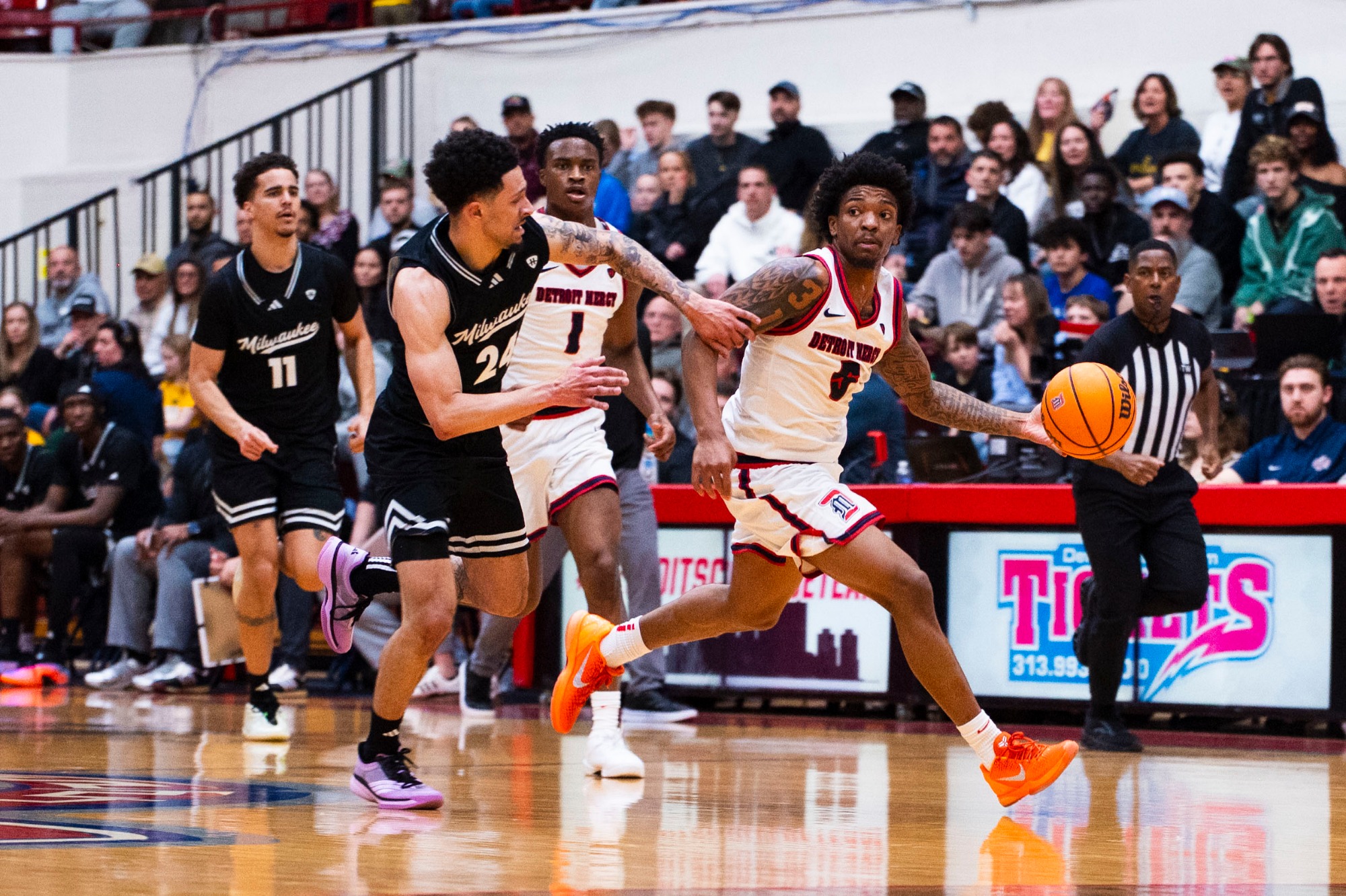 Orlando Lovejoy on offense 