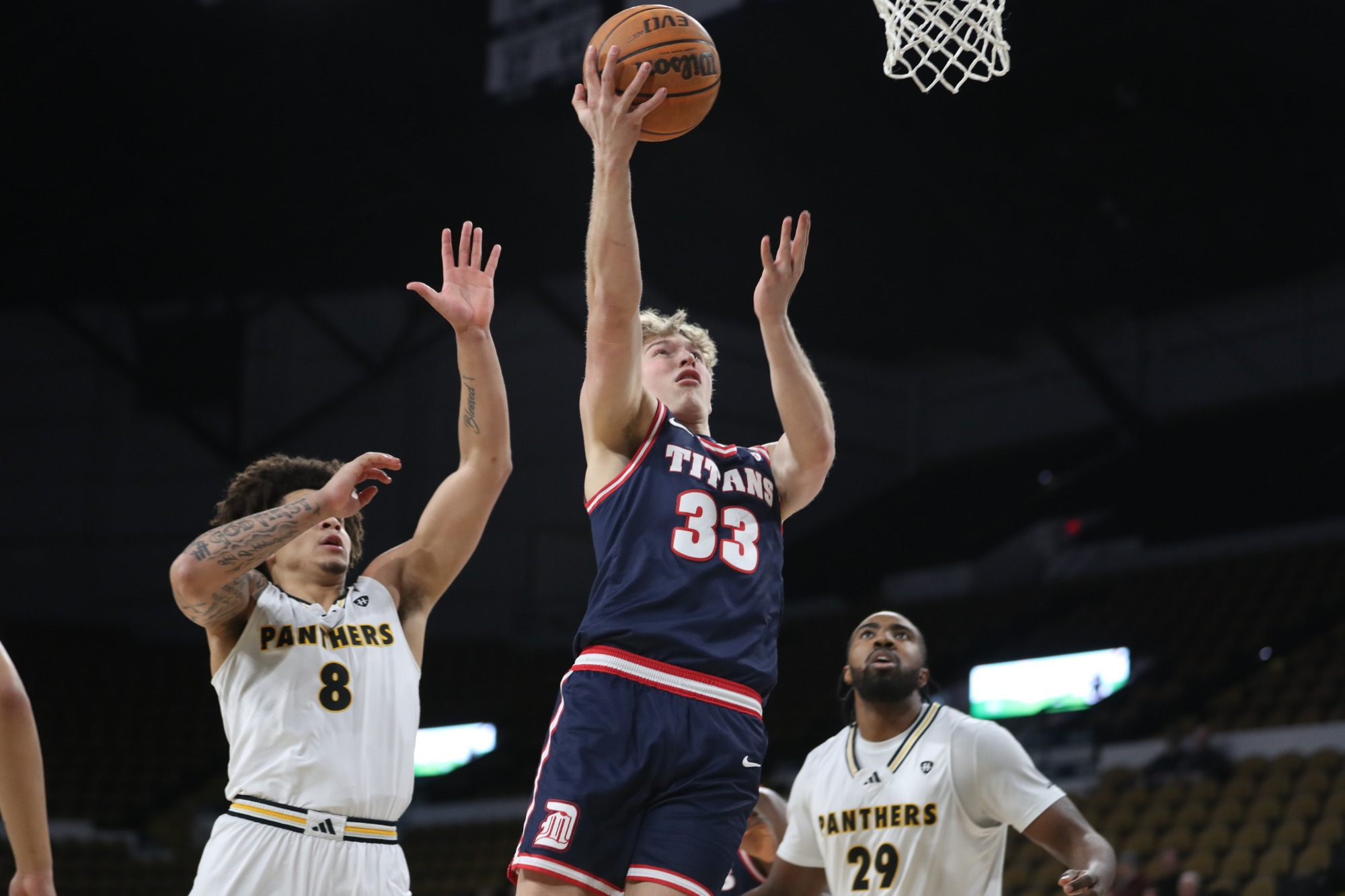 TJ Nadeau on offense 
