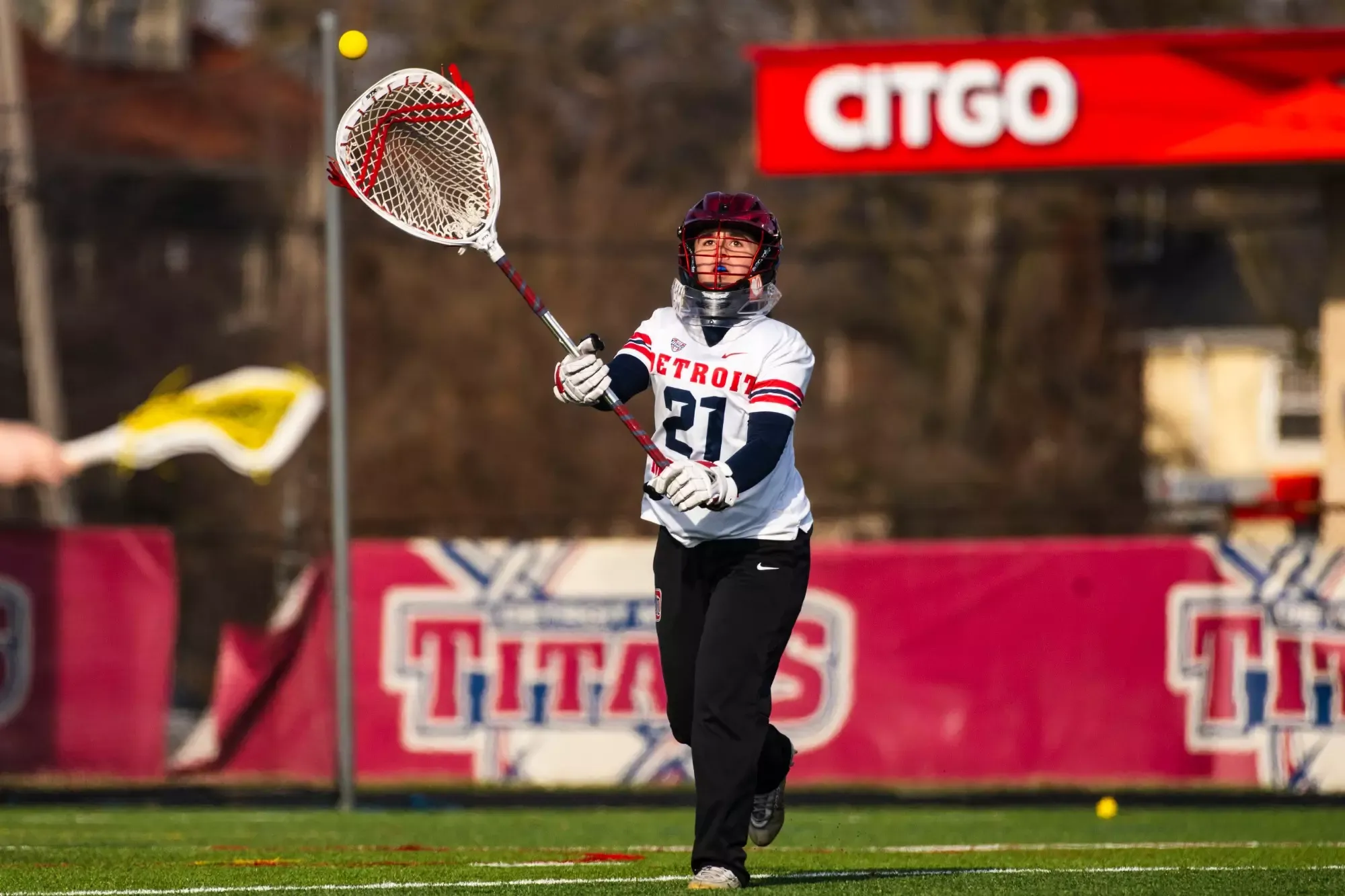Kaitlynn Hedrick passes the ball 