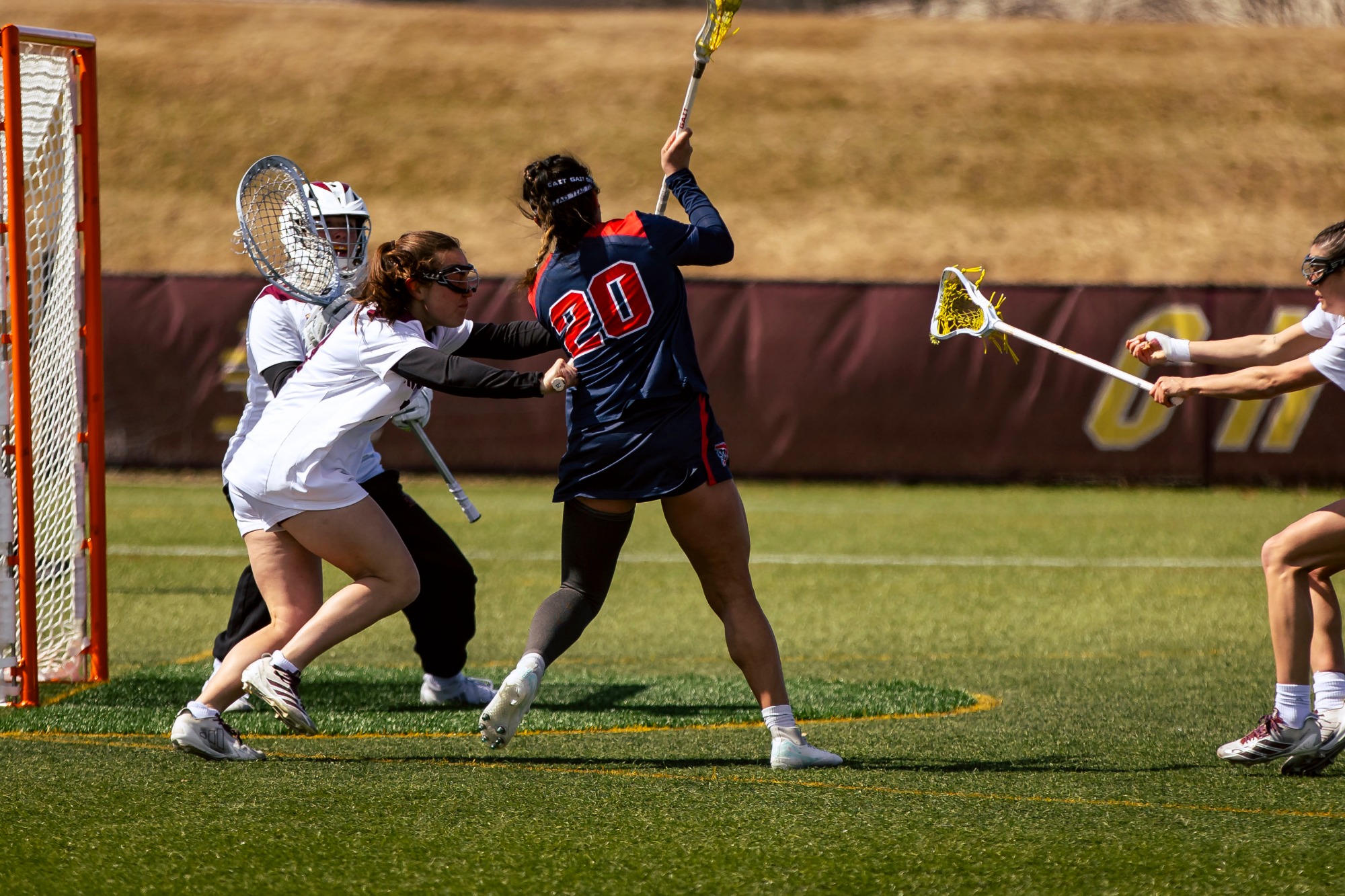 Avary Sacdalan on offense 