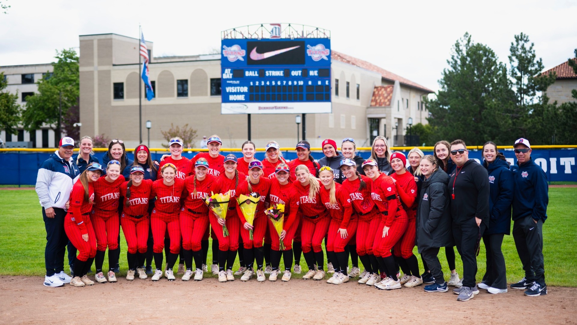 The 2026 softball team on Senior Day