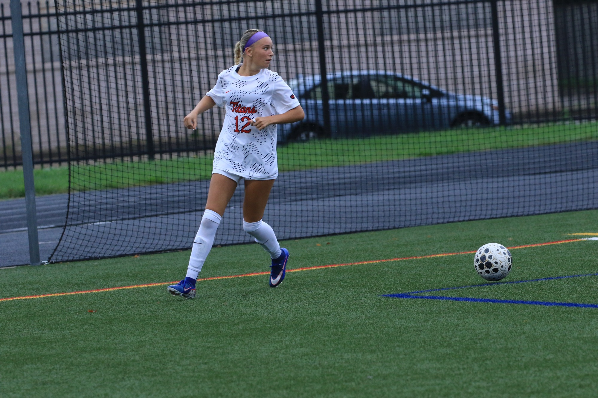Ellera Jakubowski on offense 