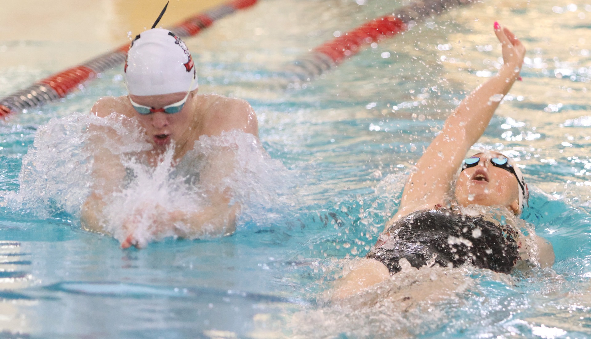 Lasse Schrieken and Daphne McCann compete