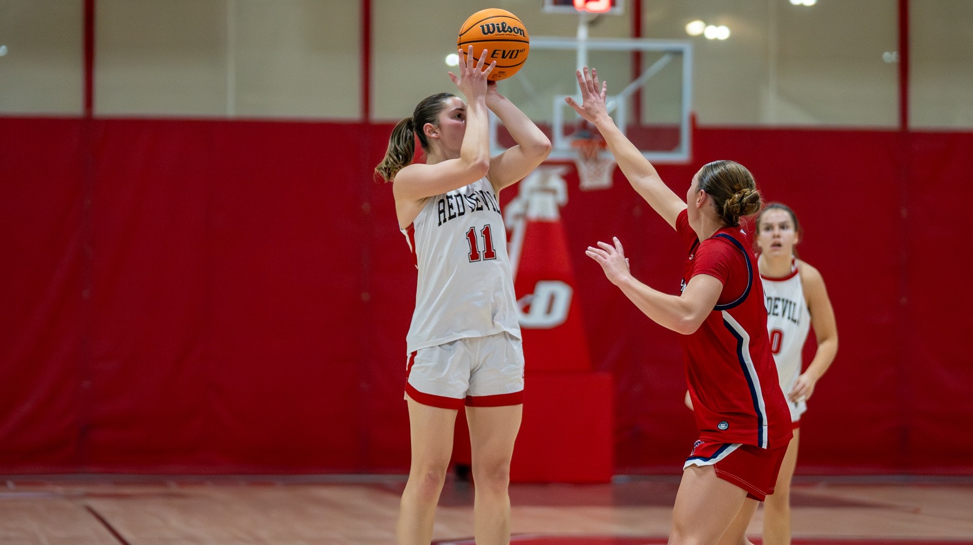 Victoria Zerbe pulling up for a jumper against Shenandoah University on 11-25-25