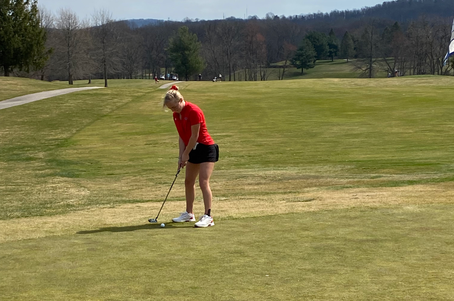 Becca Schulman lining up a putt during round one of the McDaniel Spring Invite 3-29-25