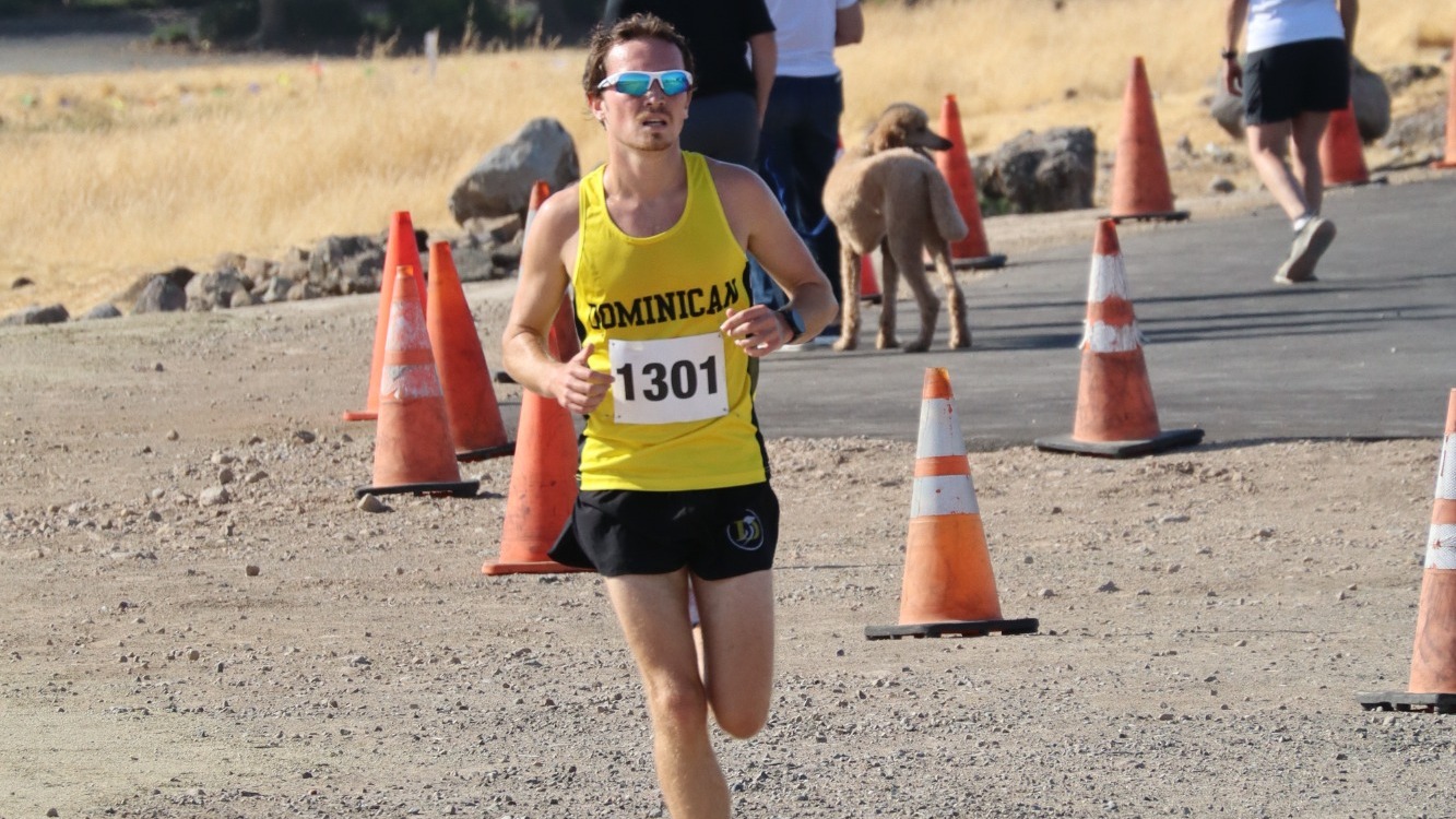 Robert Dawson approaches the finish line at the Jessup Invitational