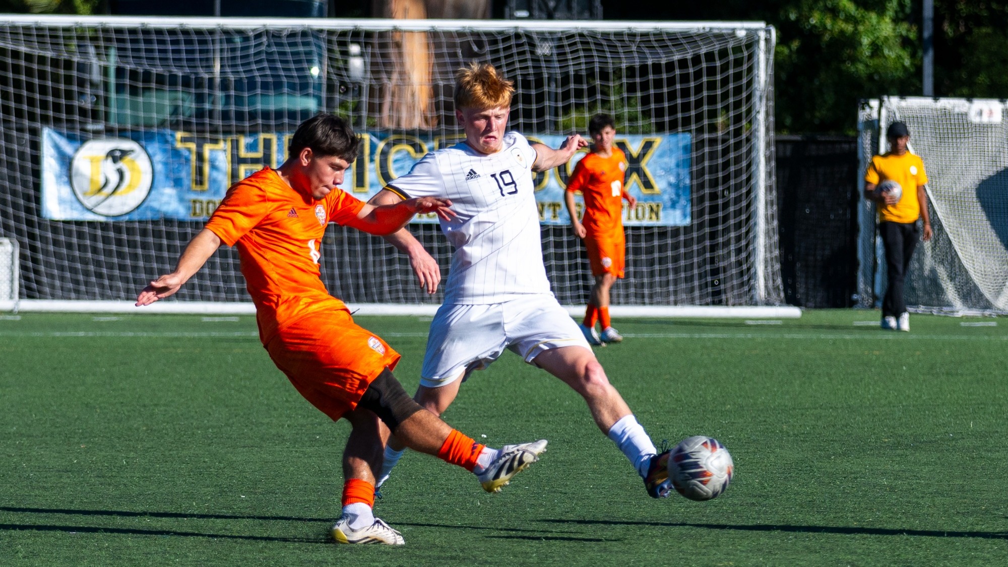 Jake Kazlauskas tries to intercept a pass against FPU