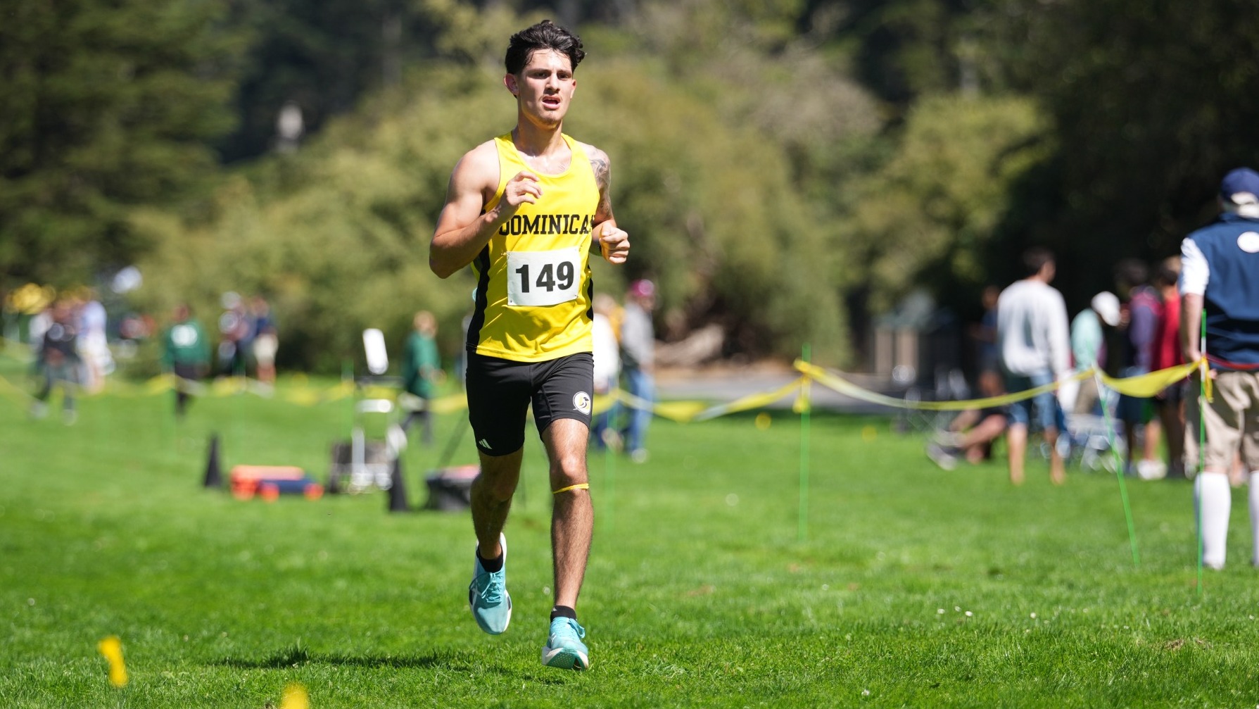 Jeroam Wood-Piña races at the USF Cross Country 8k