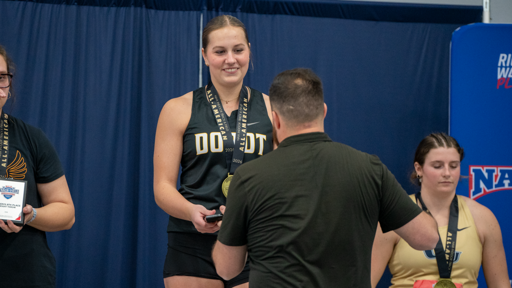 Makenna Walhof All-American weight throw