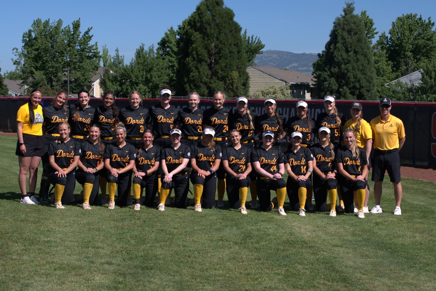 softball team photo Oregon 