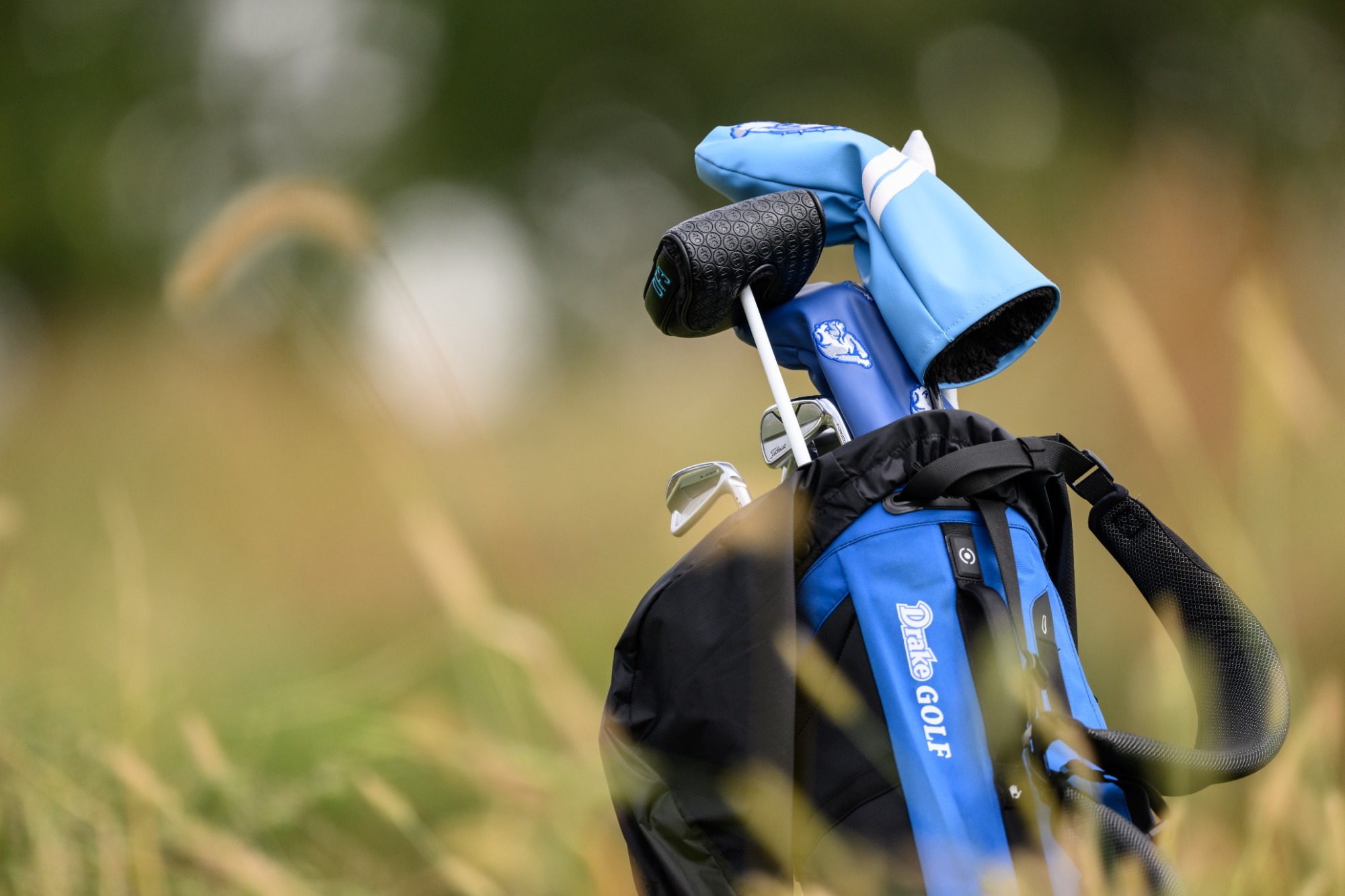 Drake golf bag weeds