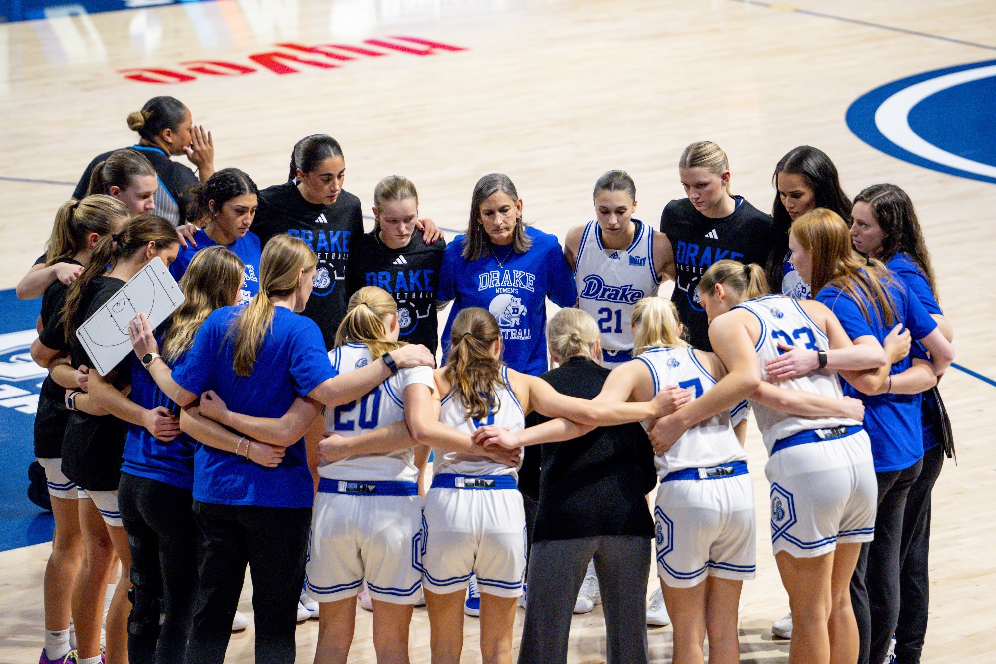 WBB huddle