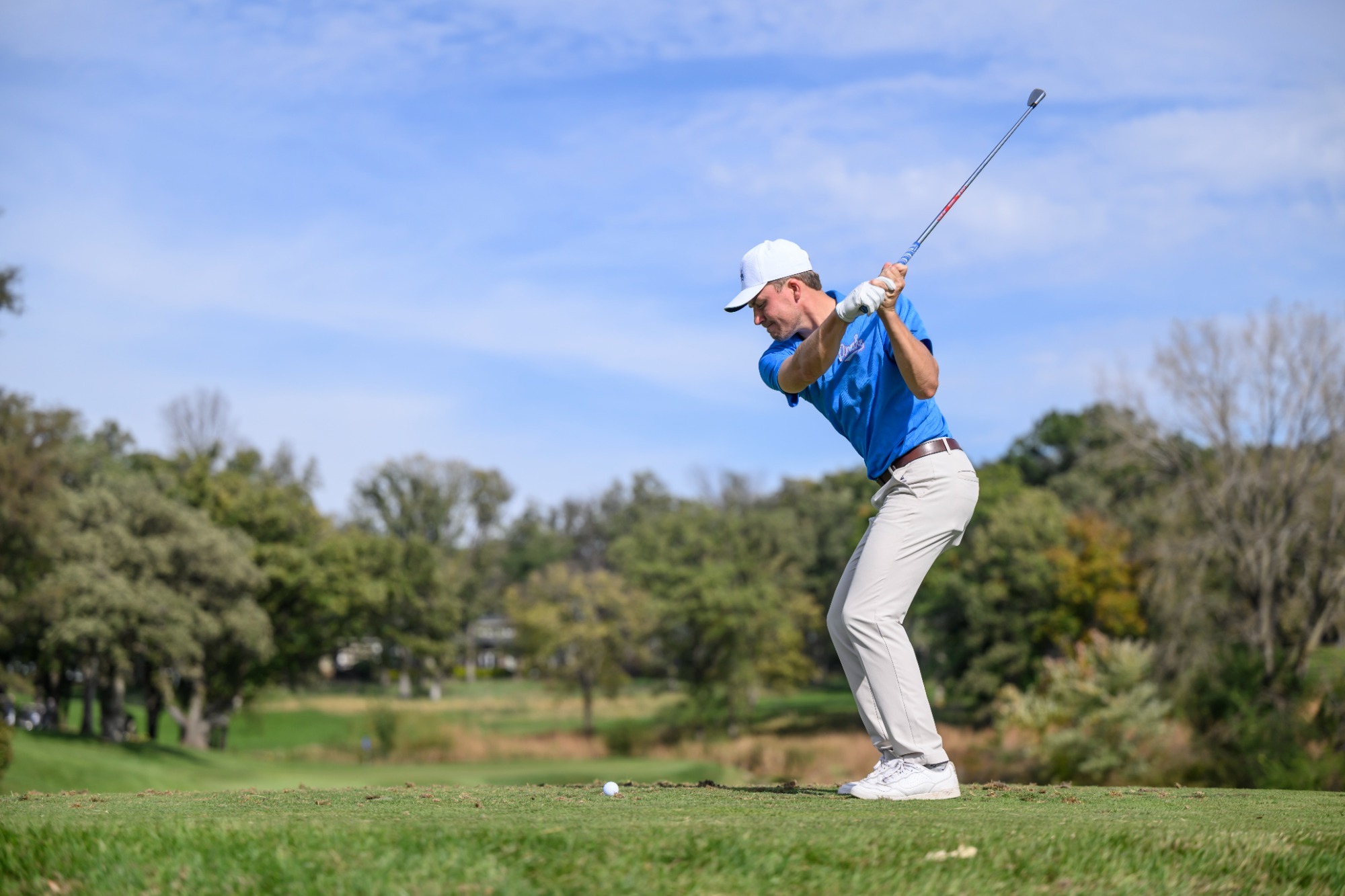 johnson mgolf tee shot