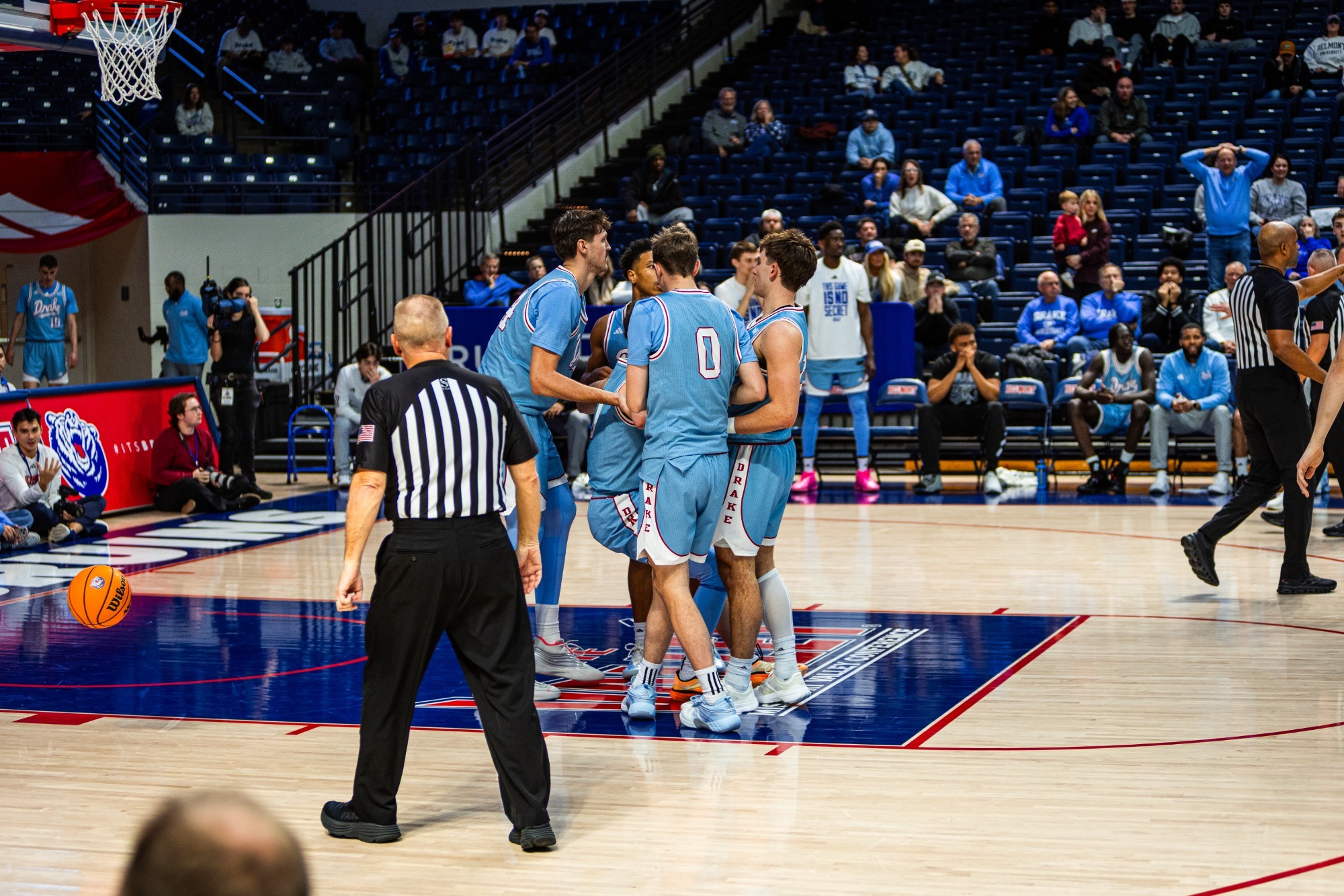 mbb huddle at belmont