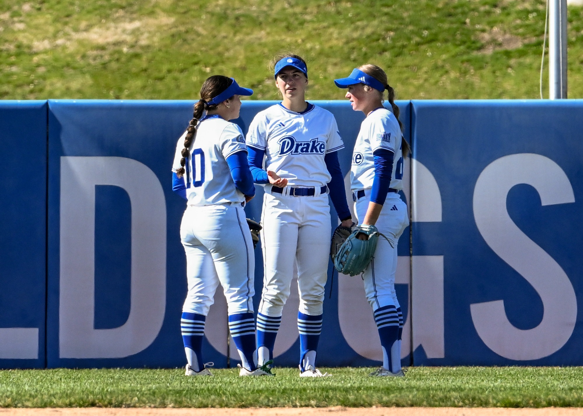 softball outfielders