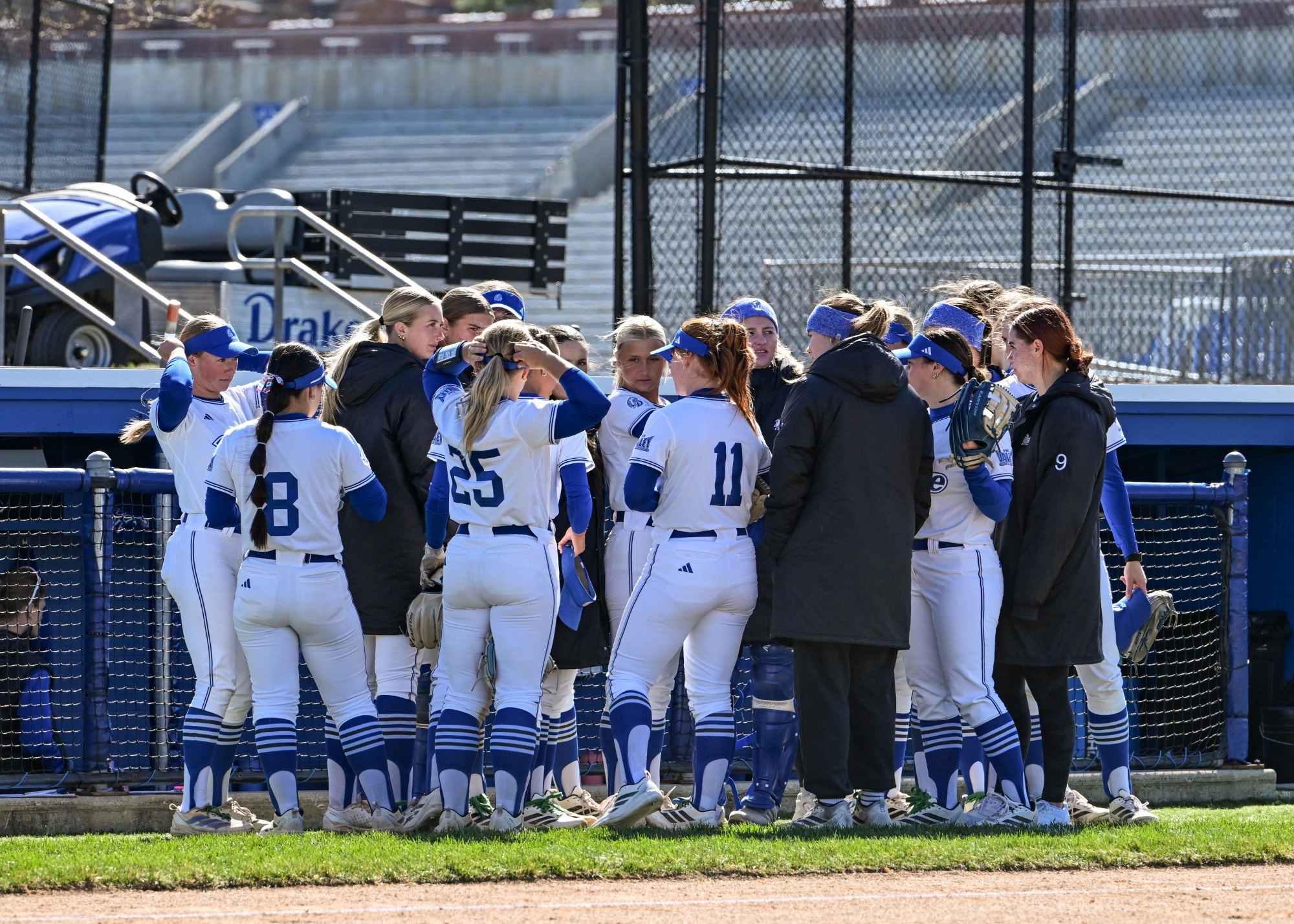 softball team huddle