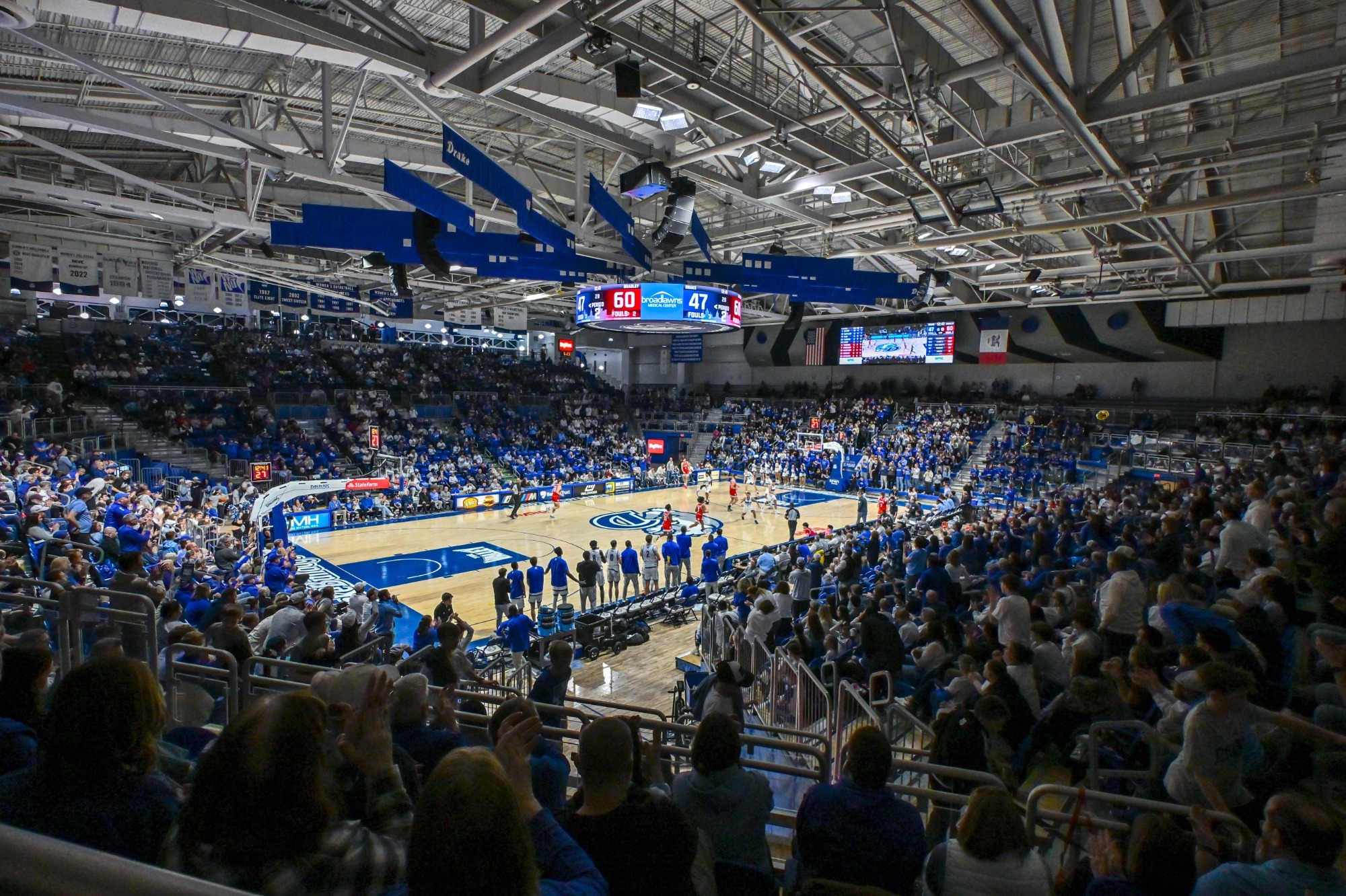 Knapp center crowd